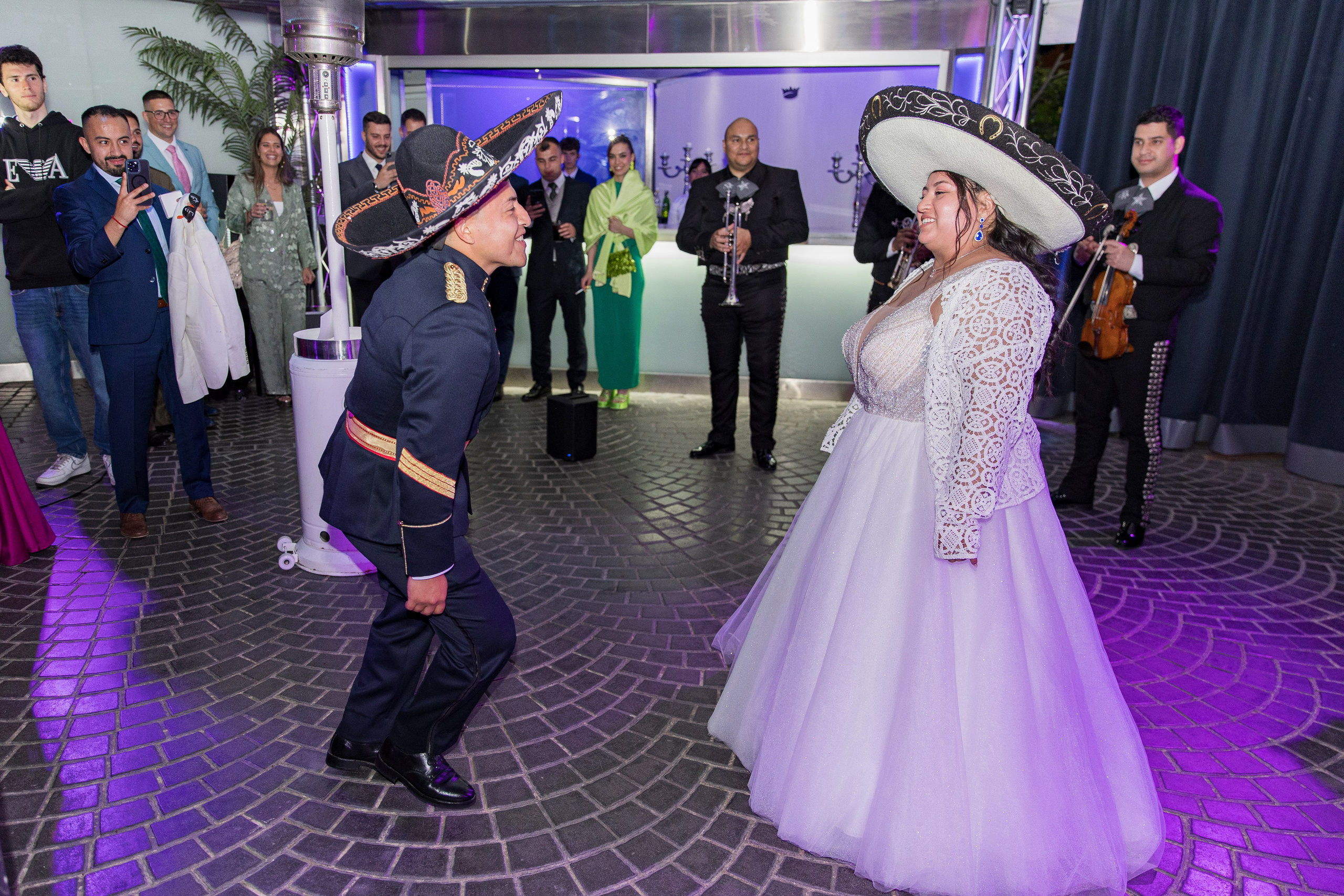 Alisan & Christofer – 2 de mayo de 2025. Rainbox Estudio de Fotografía