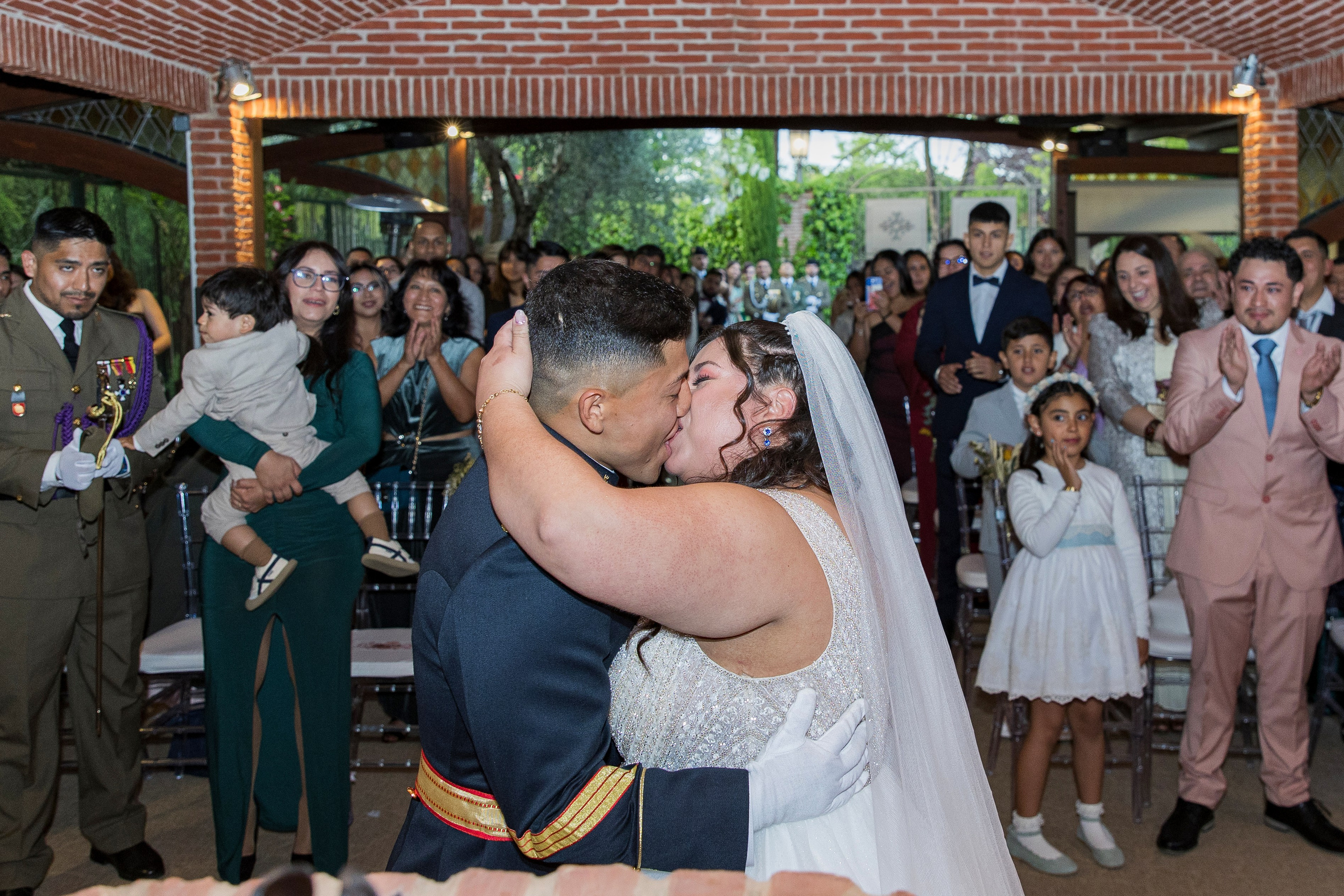 Alisan & Christofer – 2 de mayo de 2025. Rainbox Estudio de Fotografía