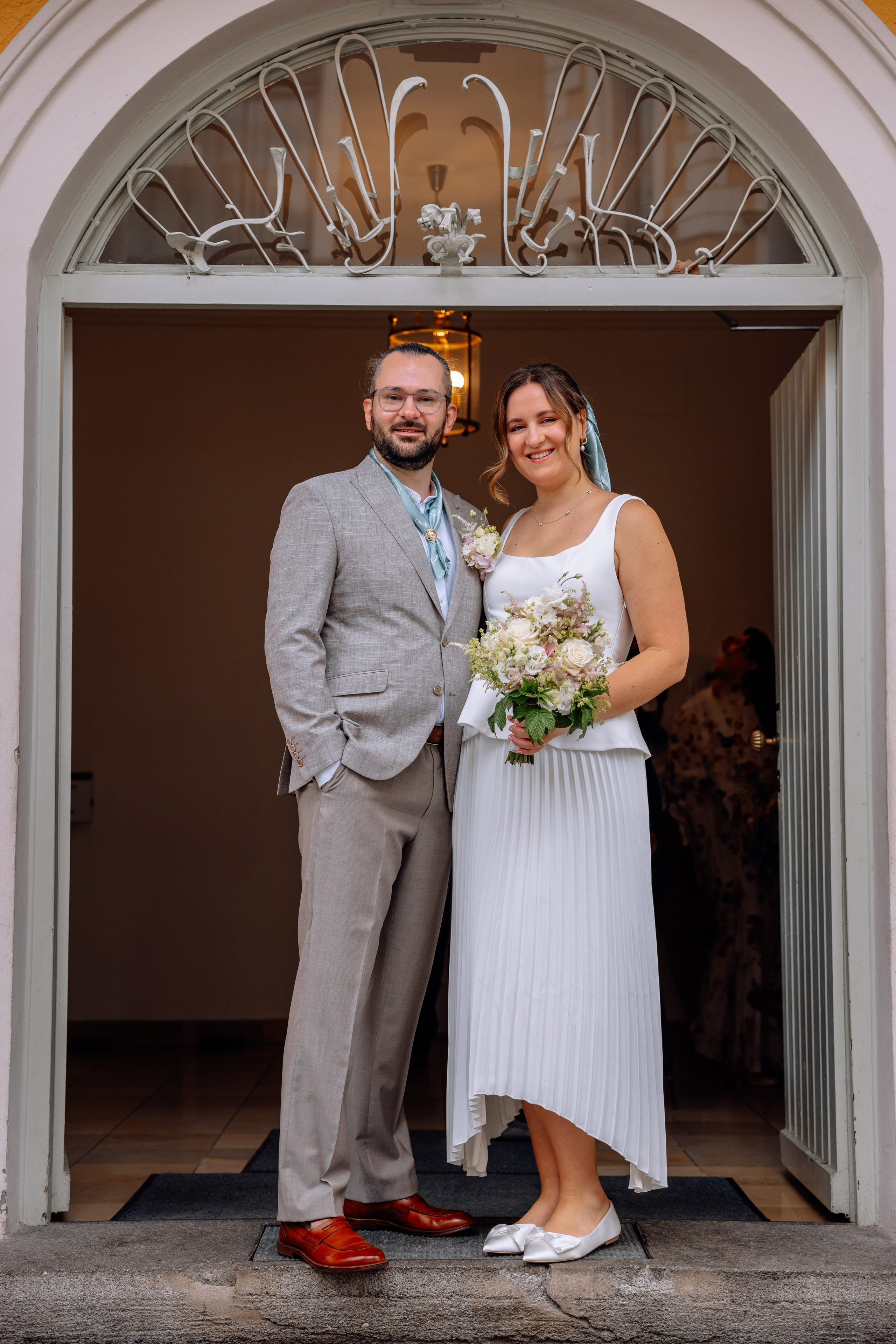 Corinna und Daniel: romantische Hochzeit in der Mandlstrasse/Sommer 2025. Hochzeitsfotograf München Taufe Familienfotograf Tanja Mauke