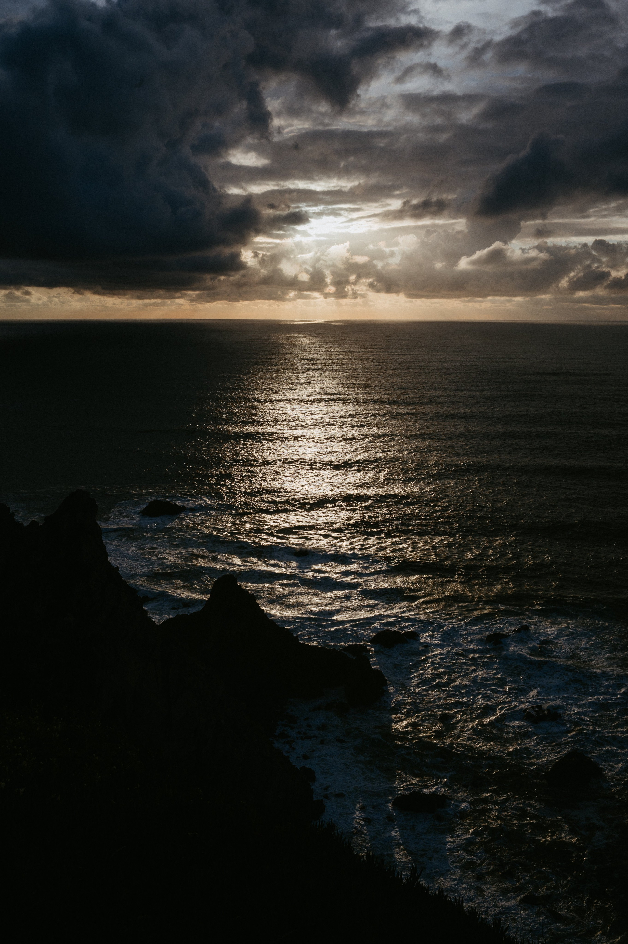 Praia da Ursa – ședință foto de cuplu într-un loc magic din Portugalia. Valentin Melen - fotograf de nunta 🤍