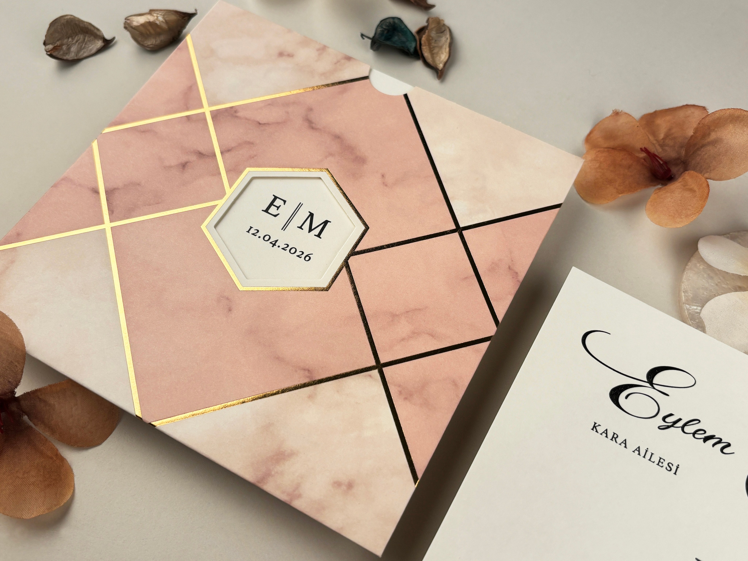 Invitații Elegante și Refined: Catalogul Ellite | Nunta, Petreceri, Evenimente Corporate.- invitații nuntă - modele invitații nuntă - invitații nuntă 2025 - invitații de nuntă elegante - invitații de nuntă personalizate - invitații nuntă online - invitații nuntă handmade - catalog invitații nuntă - invitații originale nuntă - invitații de nuntă moderne - invitații nuntă vintage - invitații nuntă rustice - invitații nuntă clasice - design invitații nuntă - invitații de nuntă cu tematică.- invitații nuntă florale - invitații nuntă boho - invitații nuntă aurii - invitații nuntă minimaliste - invitații nuntă cu sigiliu - invitații nuntă cu acuarelă - invitații nuntă cu fotografie - invitații nuntă cu inițiale - invitații nuntă elegante alb-negru - invitații nuntă cu hârtie texturată - invitații nuntă cu decupaj laser - invitații nuntă cu flori uscate. - print invitații nuntă - invitații nuntă personalizate cu numele mirilor - invitații nuntă cu plic inclus - invitații nuntă cu cartolină dublă - invitații nuntă calitate premium - invitații nuntă ieftine - invitații nuntă rapide.- invitații nuntă România - invitații nuntă București / Botoșani . Iași suceava- invitații nuntă cu livrare în țară - invitații nuntă online România.- „Invitație de nuntă elegantă cu design floral și plic crem” - „Model de invitație de nuntă vintage cu sigiliu de ceară” - „Set complet invitații de nuntă personalizate cu inițialele mirilor” - „Invitație de nuntă modernă cu design minimalist și text negru pe fundal alb” - „Invitație de nuntă rustică pe hârtie kraft cu șnur de iută” - „Invitație de nuntă cu decupaj laser și detalii aurii” - „Invitație de nuntă în stil boho cu imprimeu floral colorat” - „Invitație romantică de nuntă cu flori uscate și panglică din satin” - „Invitație de nuntă clasică cu monogramă și font caligrafic” - „Invitație de nuntă în stil glamour cu folie aurie și text embosat”- „Model de invitație de nuntă 2025 cu design elegant și font modern” - „Cele mai noi invitații de nuntă 2025 – stil floral, sofisticat”