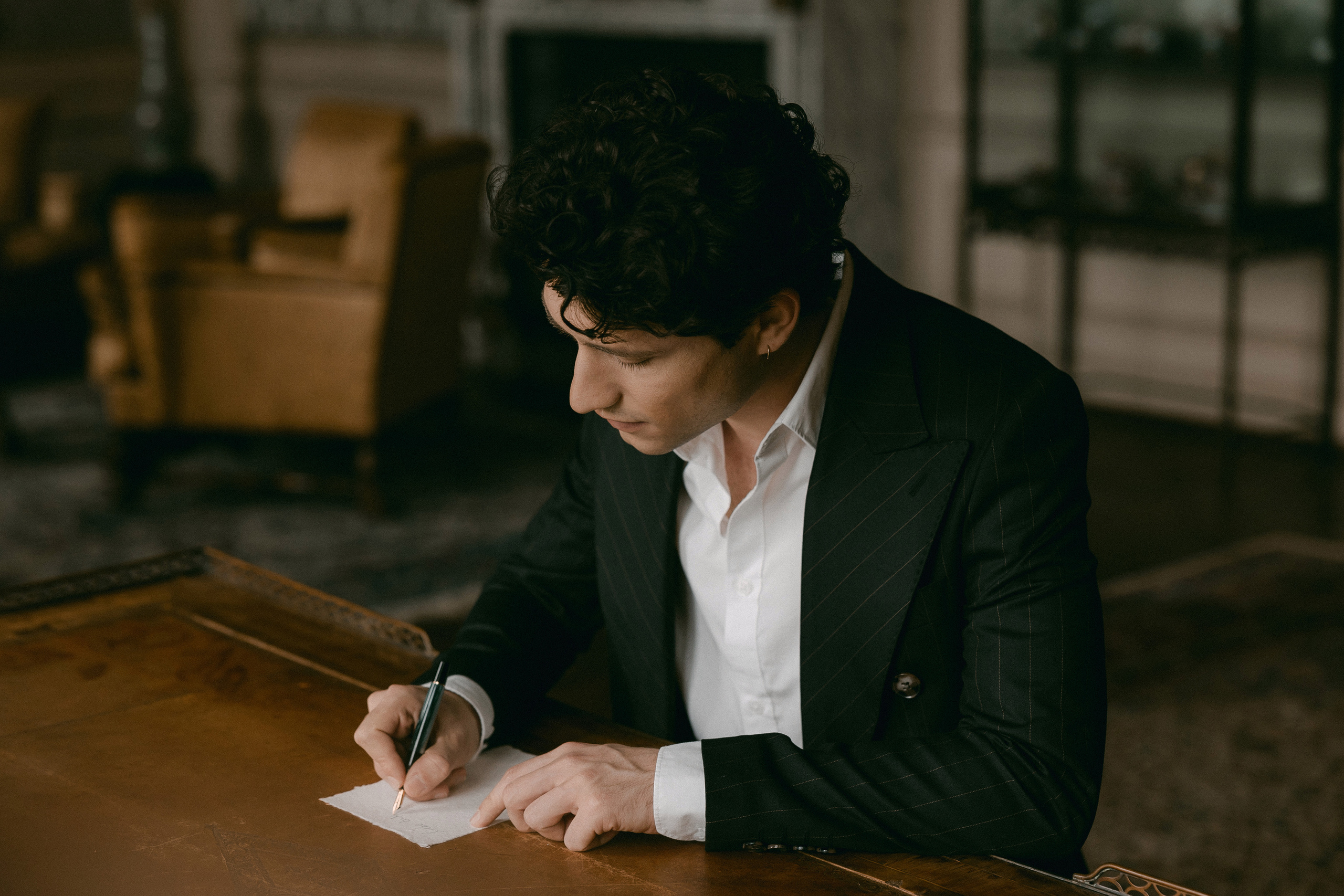 Wedding Photoshoot at St. Charles Hall, Meggen on Lake Lucerne | Stunning Setting at Lake Lucerne. Wedding and Family Photographer Switzerland and Italy. Valeria Diaz