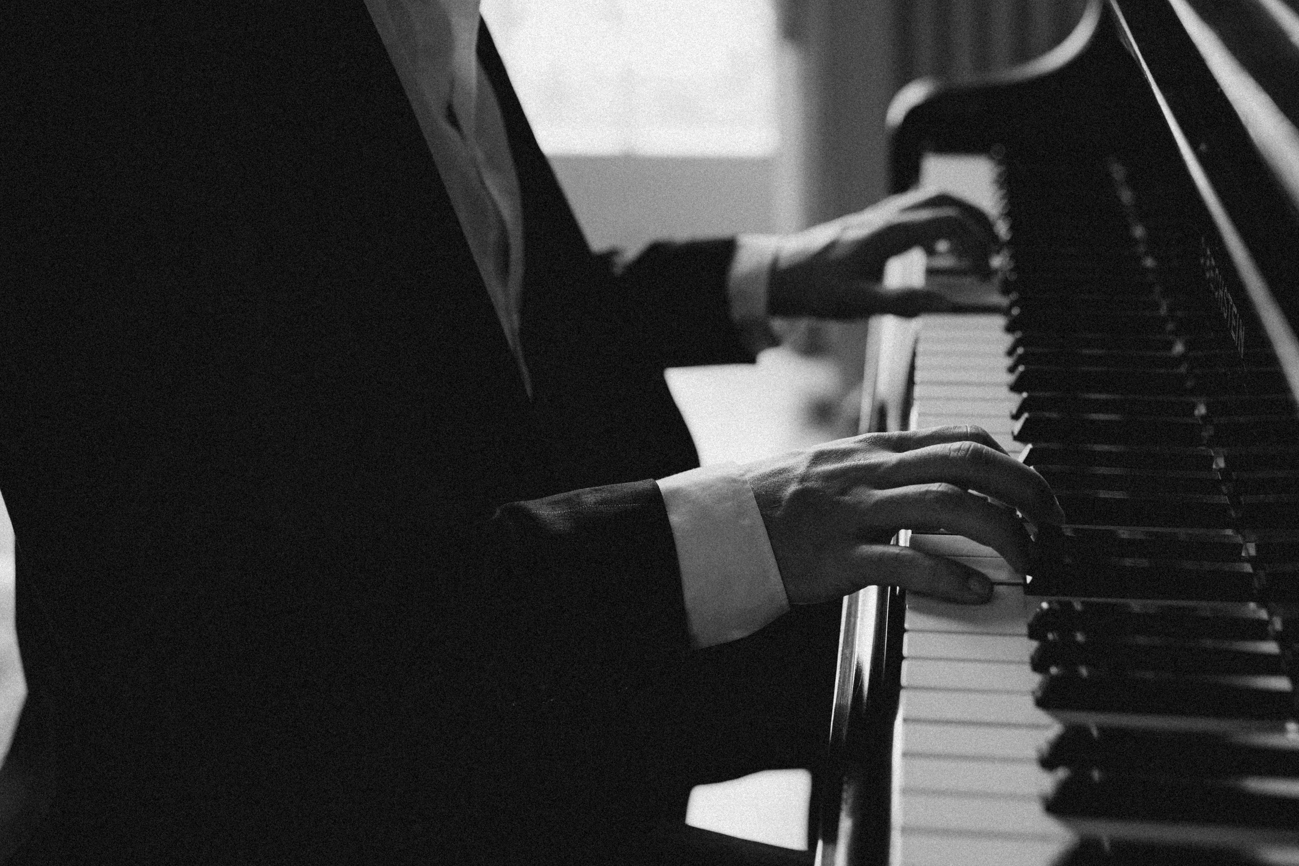 Wedding Photoshoot at St. Charles Hall, Meggen on Lake Lucerne | Stunning Setting at Lake Lucerne. Wedding and Family Photographer Switzerland and Italy. Valeria Diaz