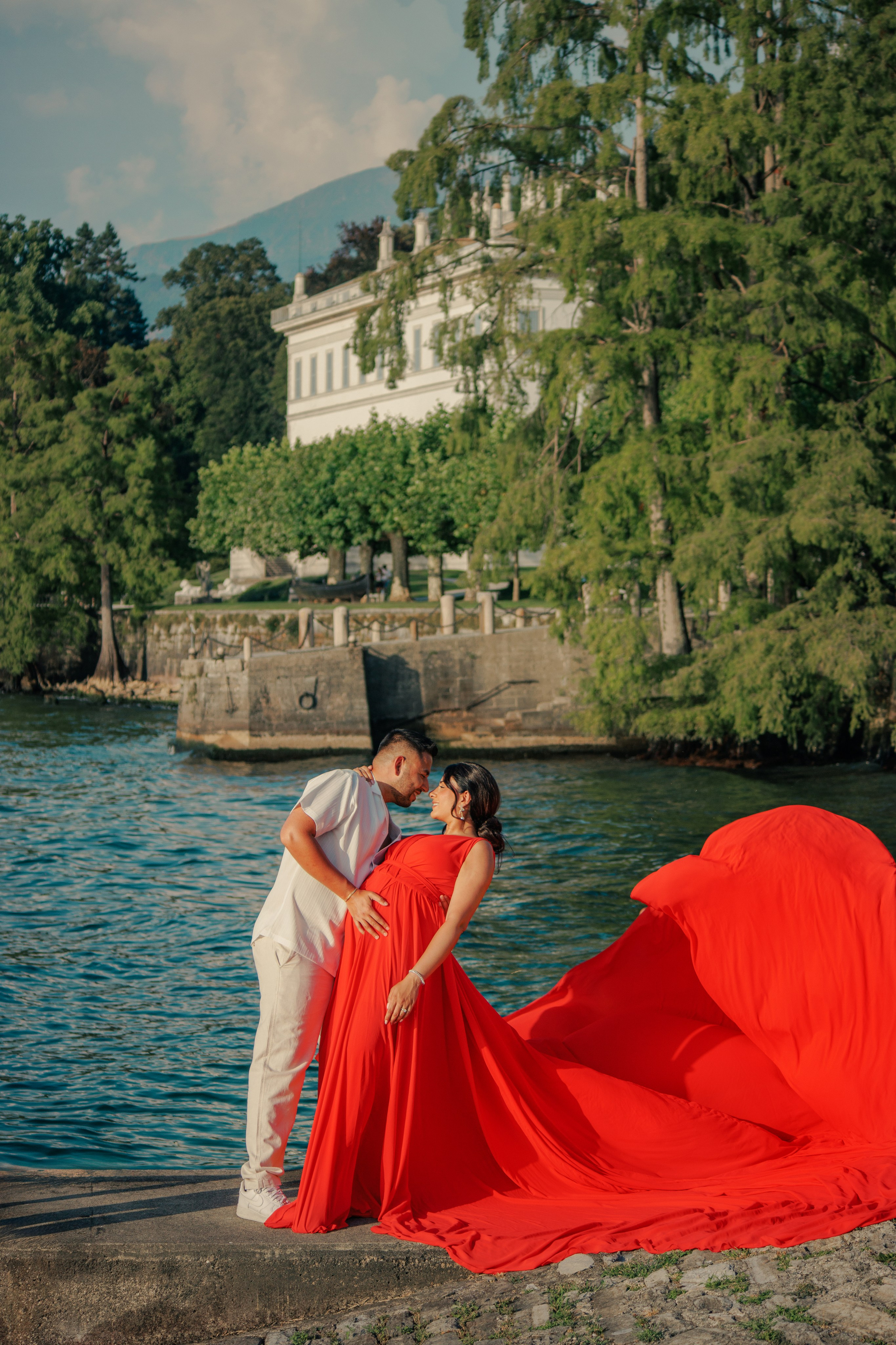Maternity photosessions Milano and lake Como Bellagio. Wedding and elopement photographer Italy Tuscany Como Milan Pavia Marija Galaka