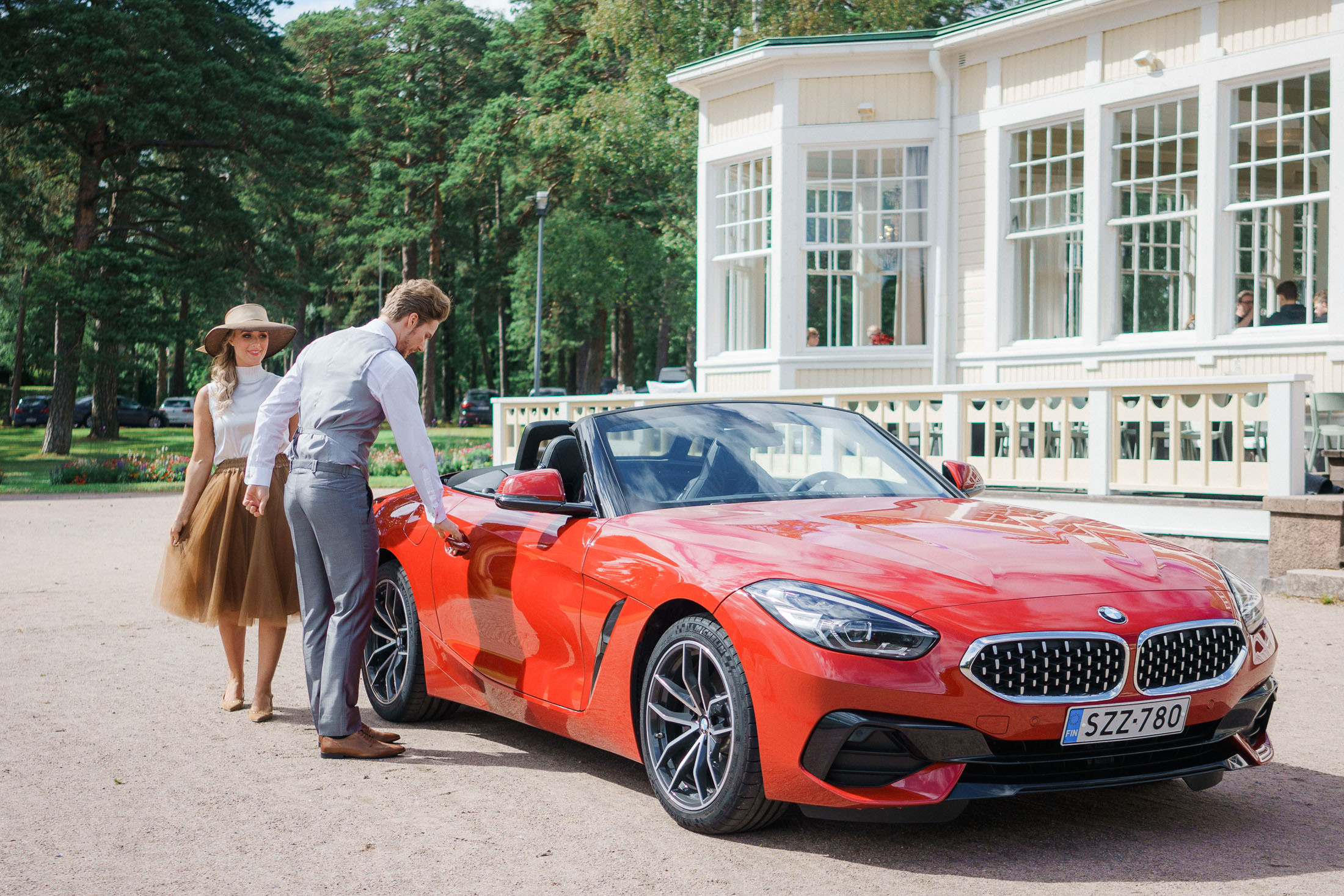 Coffee latte and champagne color wedding at Hanko casino