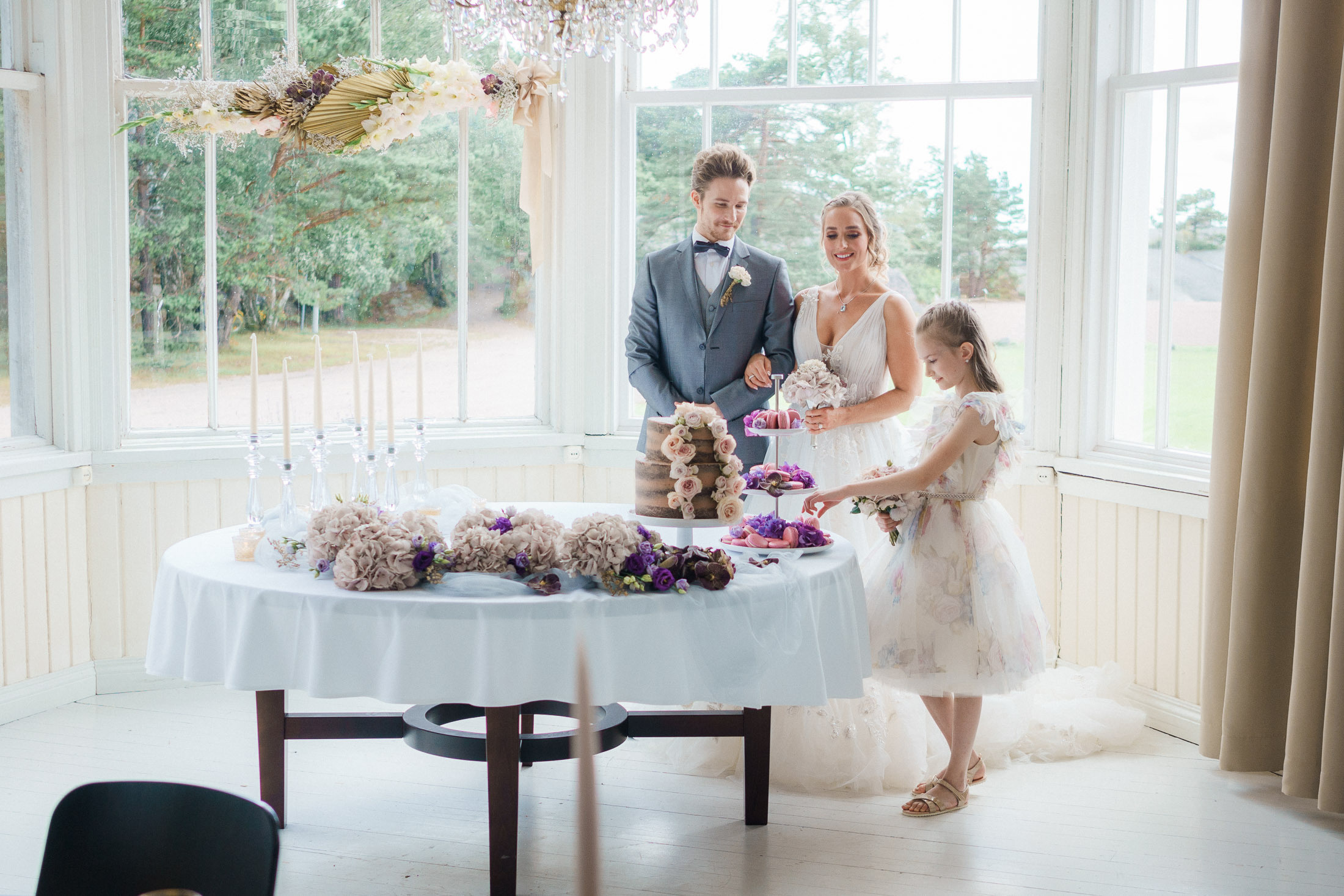 Coffee latte and champagne color wedding at Hanko casino