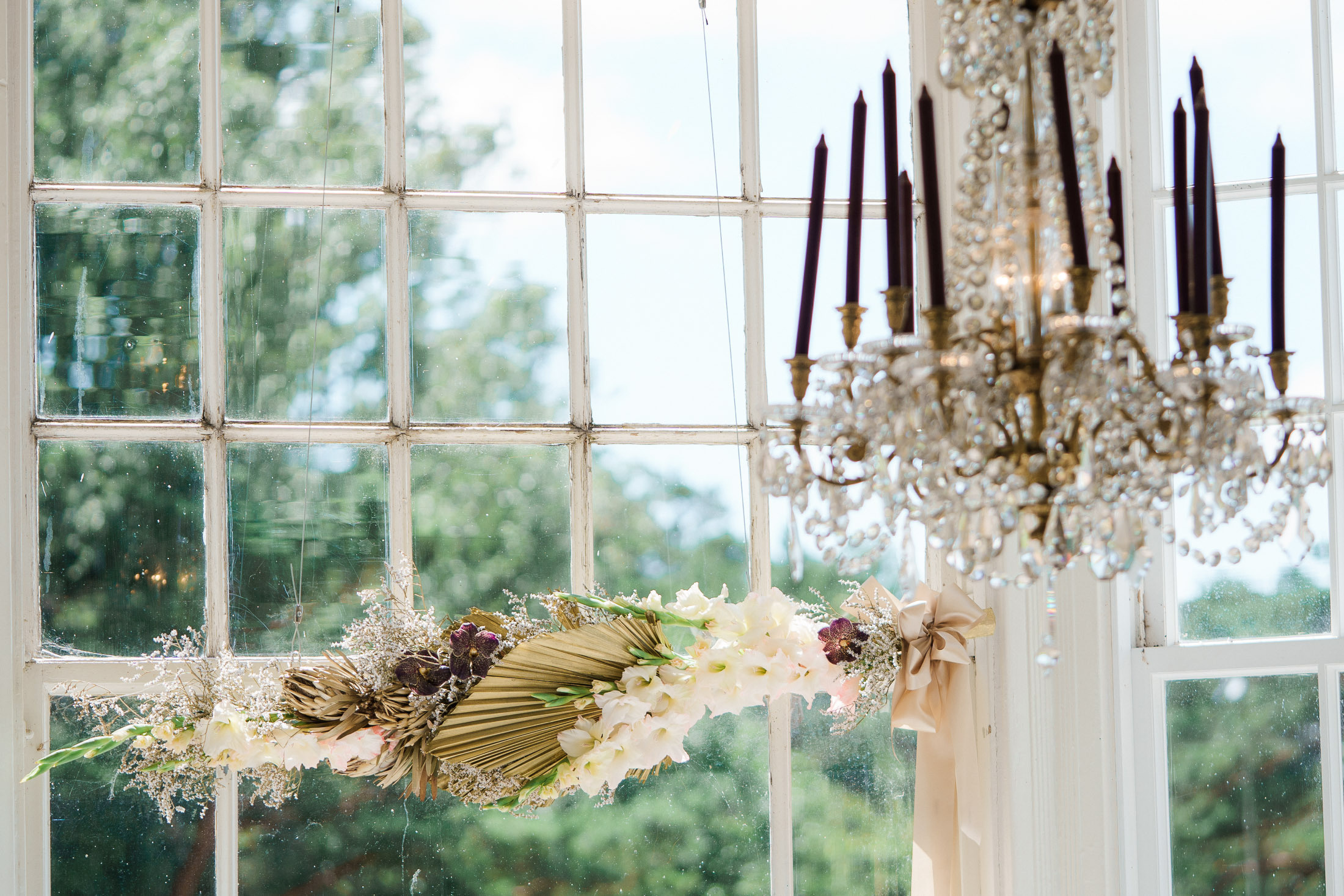 Coffee latte and champagne color wedding at Hanko casino