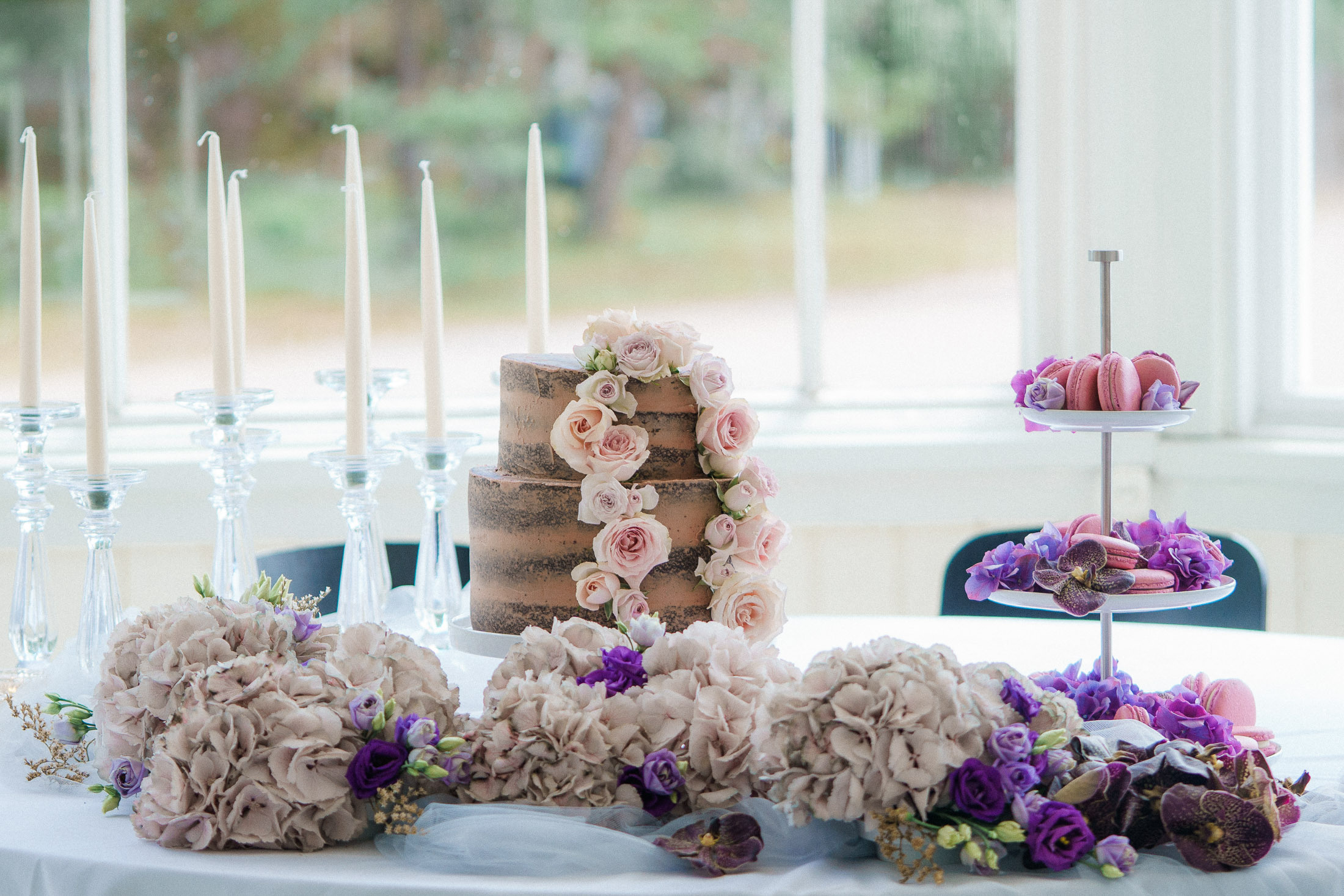 Coffee latte and champagne color wedding at Hanko casino