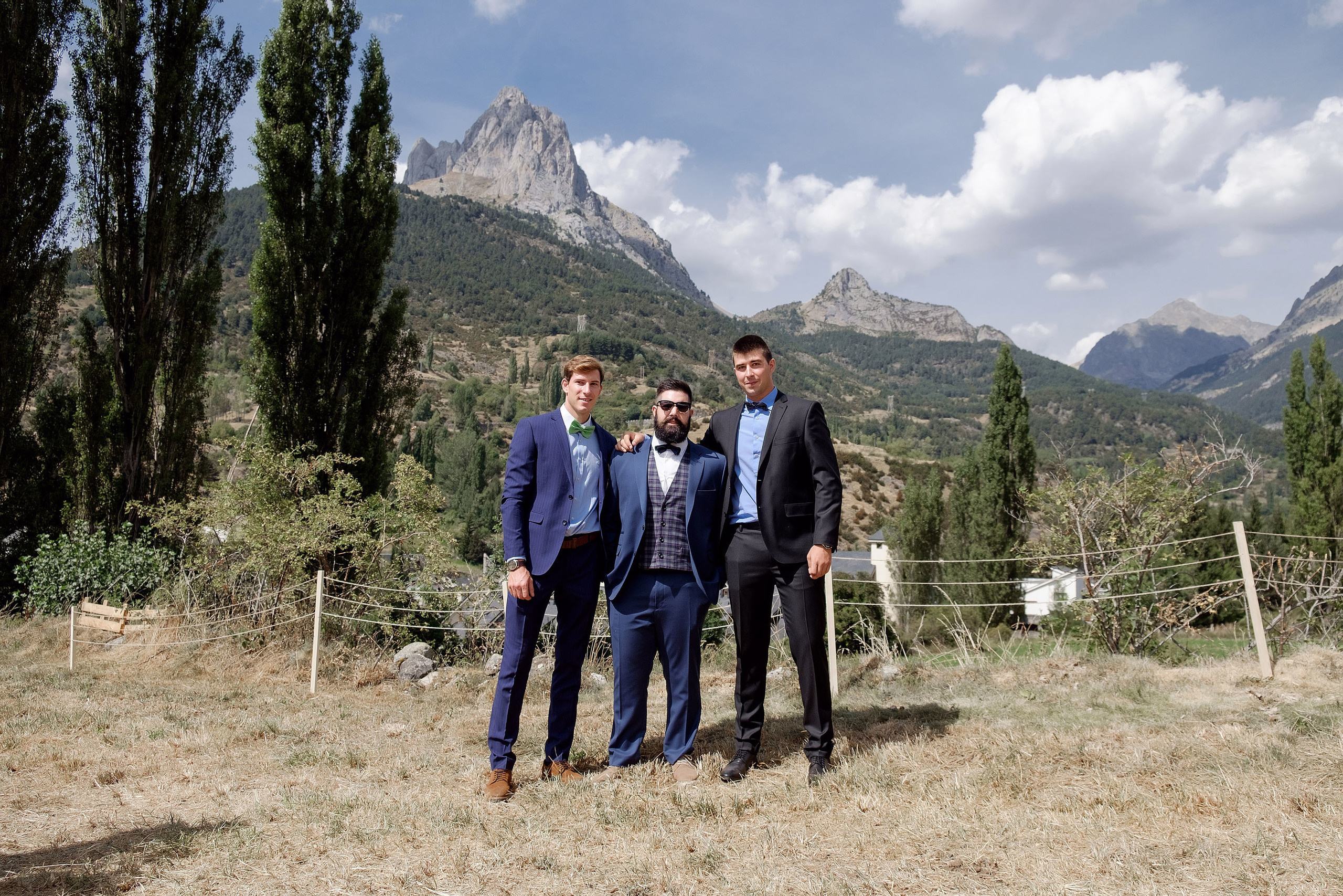Boda Sallent de Gallego - Maria y Txomin - Fotografos bodas Pirineo. PIXLOVE - Fotógrafos de bodas Huesca Pirineos Zaragoza
