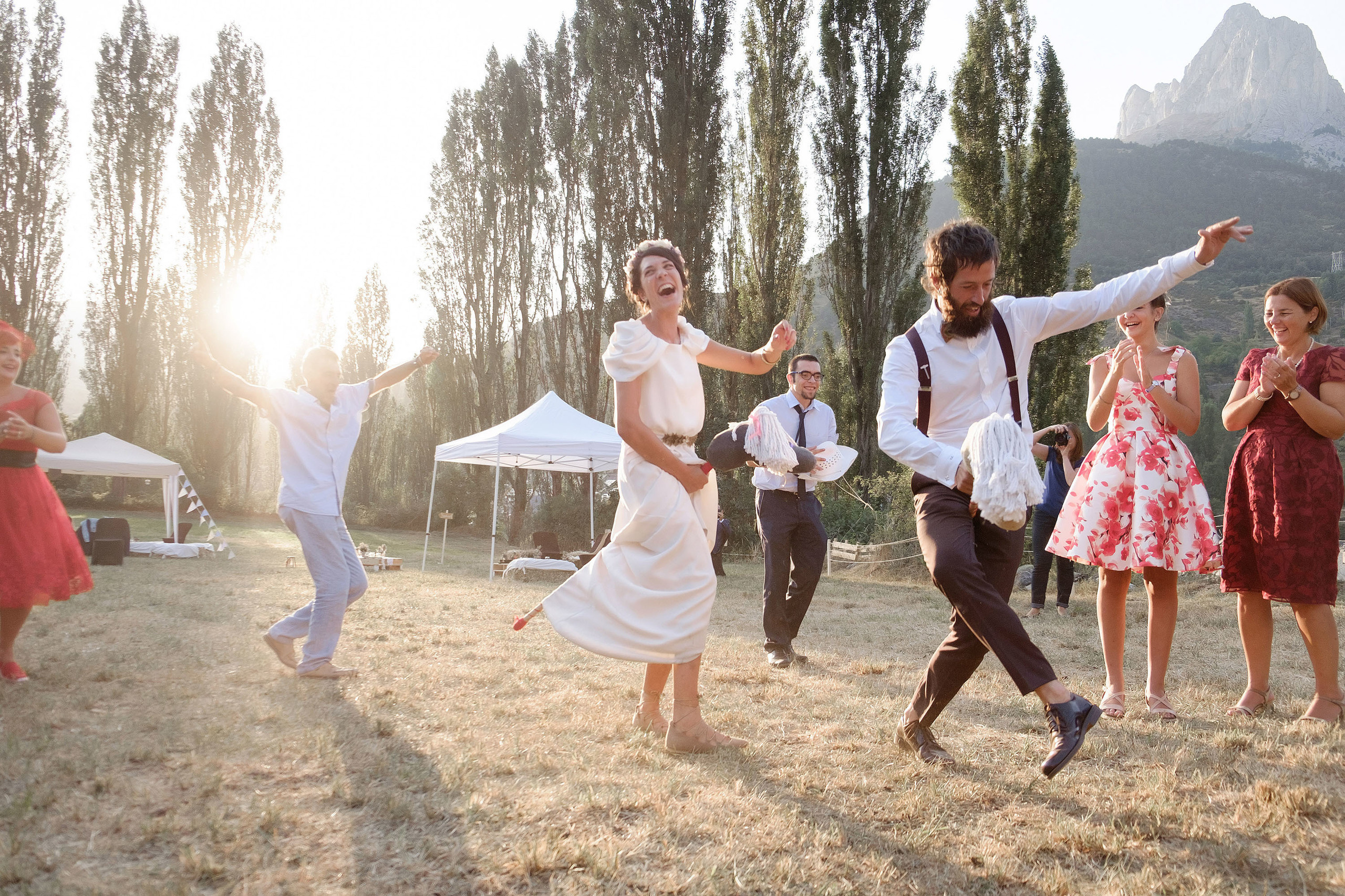Boda Sallent de Gallego - Maria y Txomin - Fotografos bodas Pirineo. PIXLOVE - Fotógrafos de bodas Huesca Pirineos Zaragoza