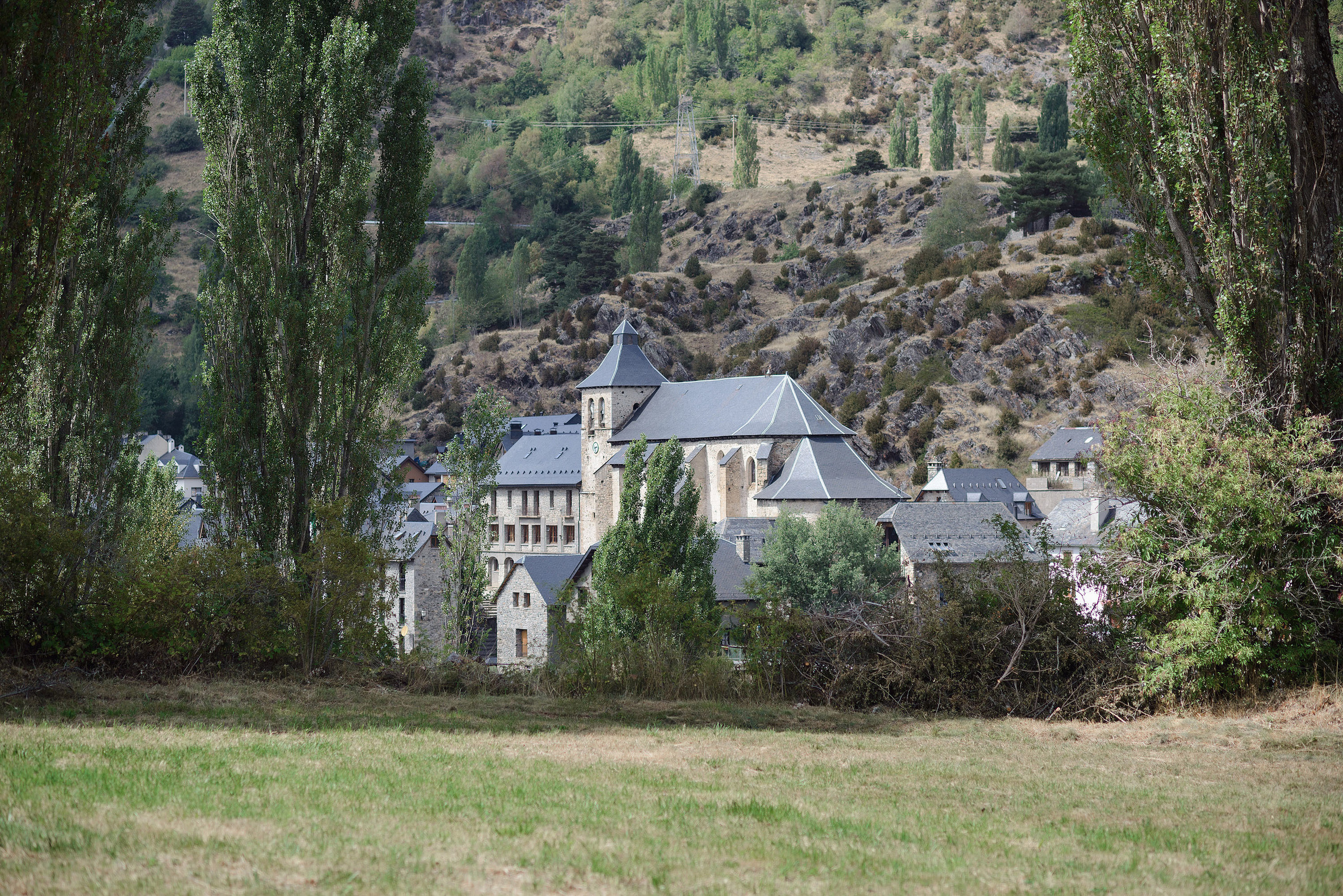 Boda Sallent de Gallego - Maria y Txomin - Fotografos bodas Pirineo. PIXLOVE - Fotógrafos de bodas Huesca Pirineos Zaragoza