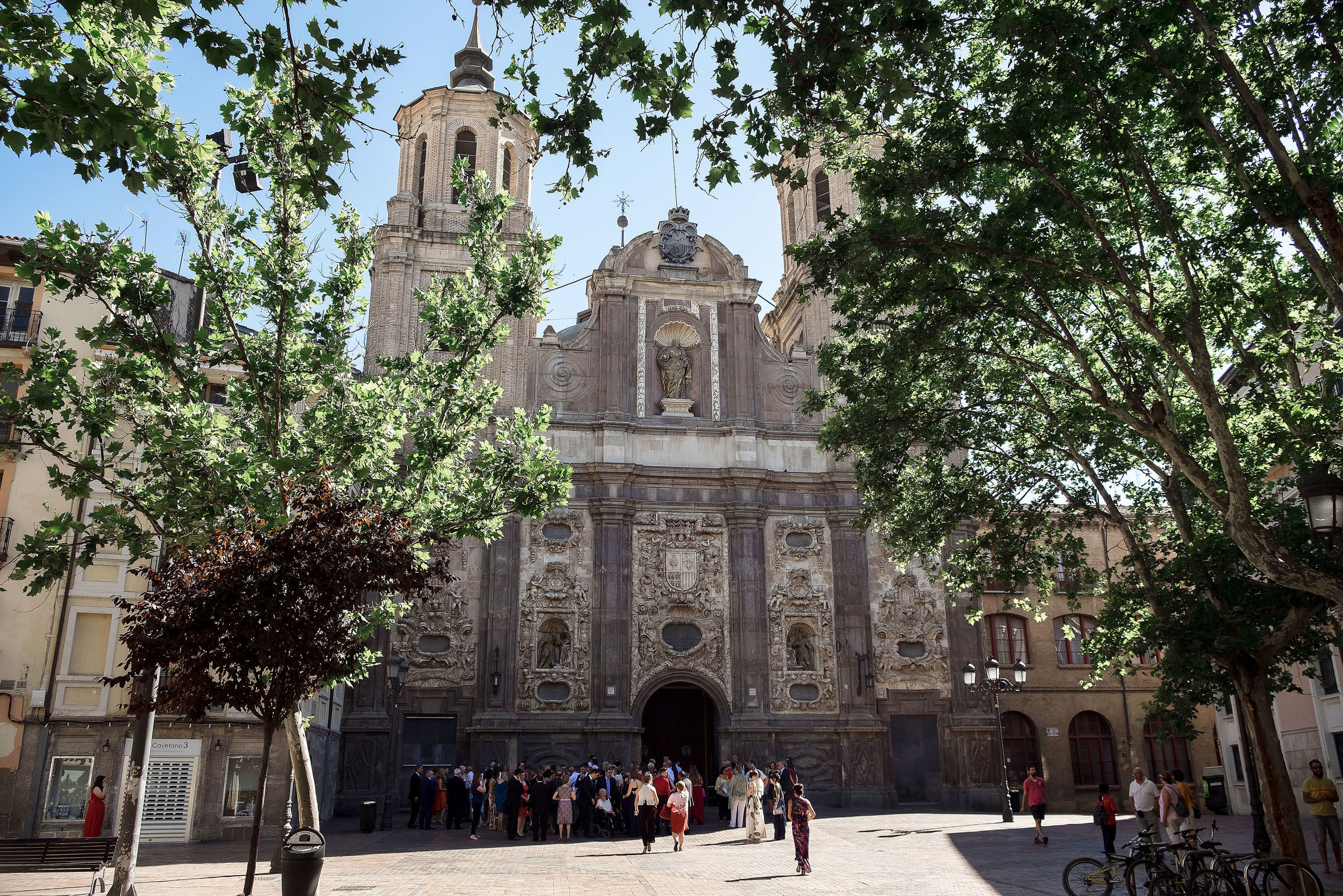 Boda Finca Sansui Zaragoza - Marta &J orge - Iglesia de Santa Isabel. PIXLOVE - Fotógrafos de bodas Huesca Pirineos Zaragoza