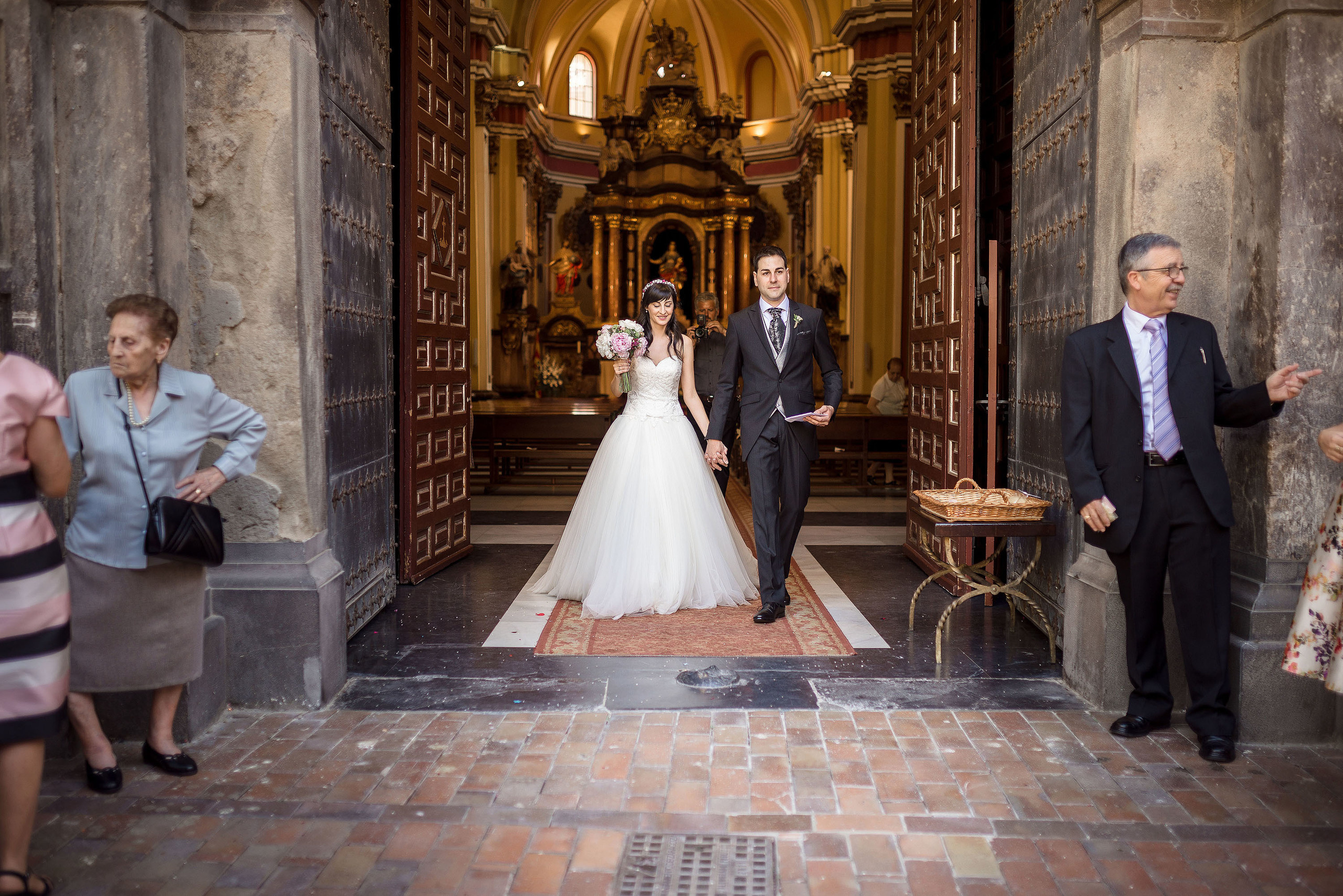 Boda Finca Sansui Zaragoza - Marta &J orge - Iglesia de Santa Isabel. PIXLOVE - Fotógrafos de bodas Huesca Pirineos Zaragoza