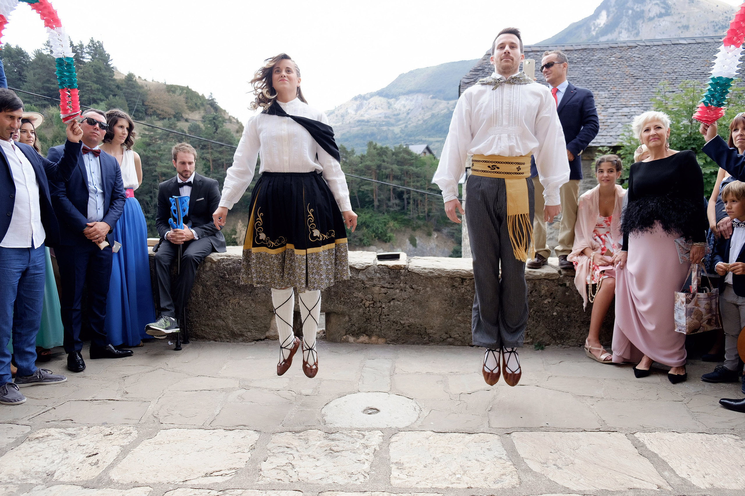 Boda Sallent de Gallego - Maria y Txomin - Fotografos bodas Pirineo. PIXLOVE - Fotógrafos de bodas Huesca Pirineos Zaragoza