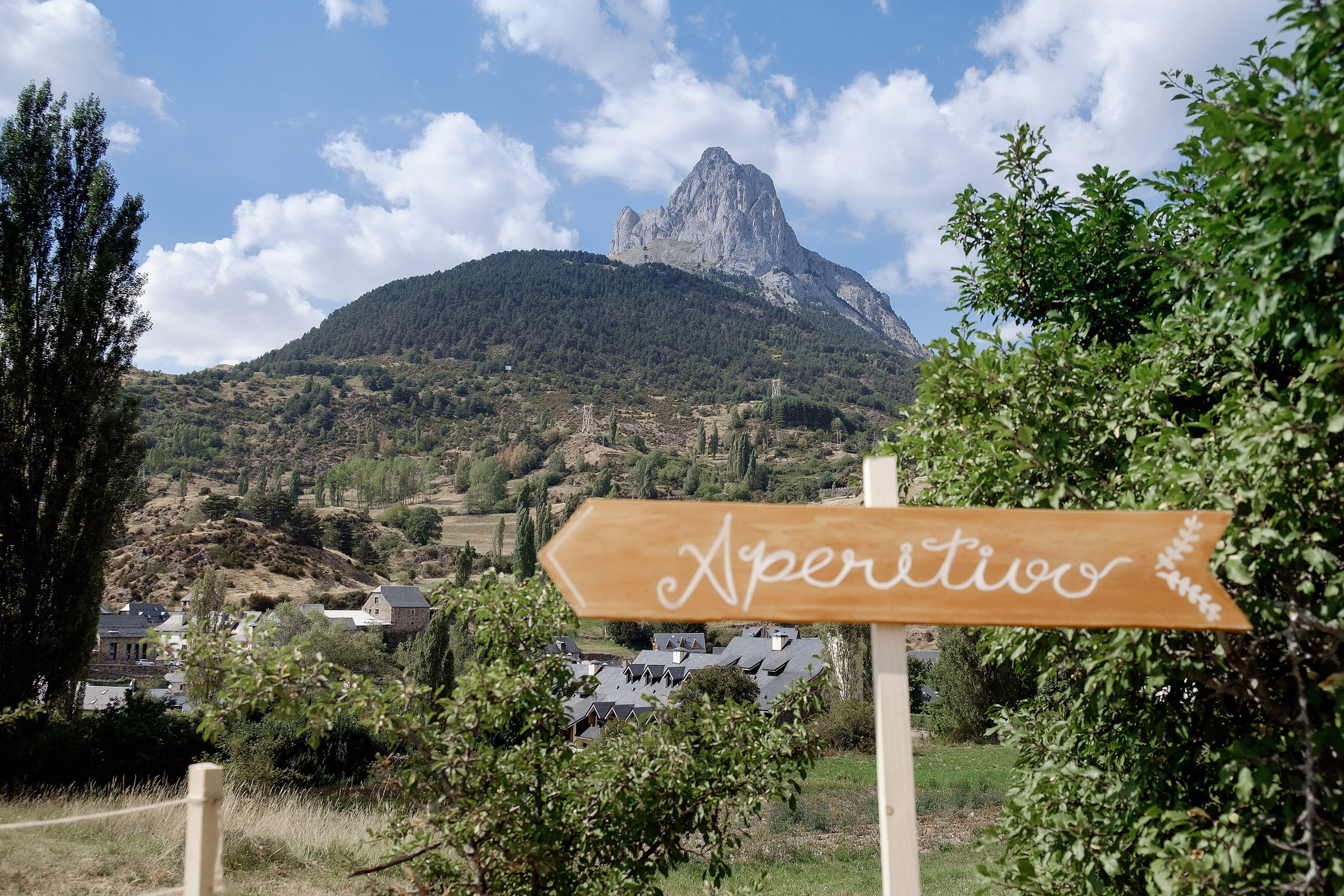 Boda Sallent de Gallego - Maria y Txomin - Fotografos bodas Pirineo. PIXLOVE - Fotógrafos de bodas Huesca Pirineos Zaragoza