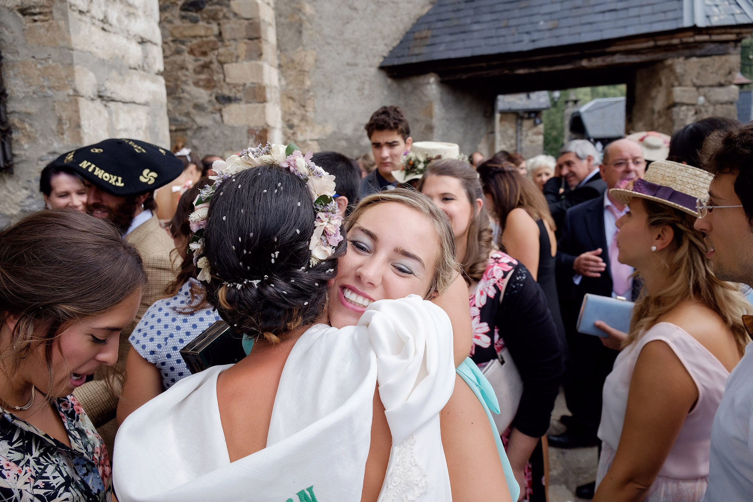 Boda Sallent de Gallego - Maria y Txomin - Fotografos bodas Pirineo. PIXLOVE - Fotógrafos de bodas Huesca Pirineos Zaragoza