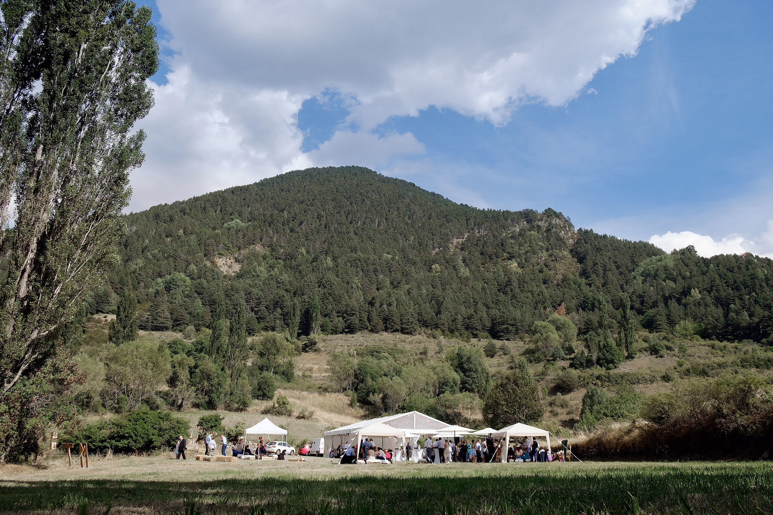 Boda Sallent de Gallego - Maria y Txomin - Fotografos bodas Pirineo. PIXLOVE - Fotógrafos de bodas Huesca Pirineos Zaragoza