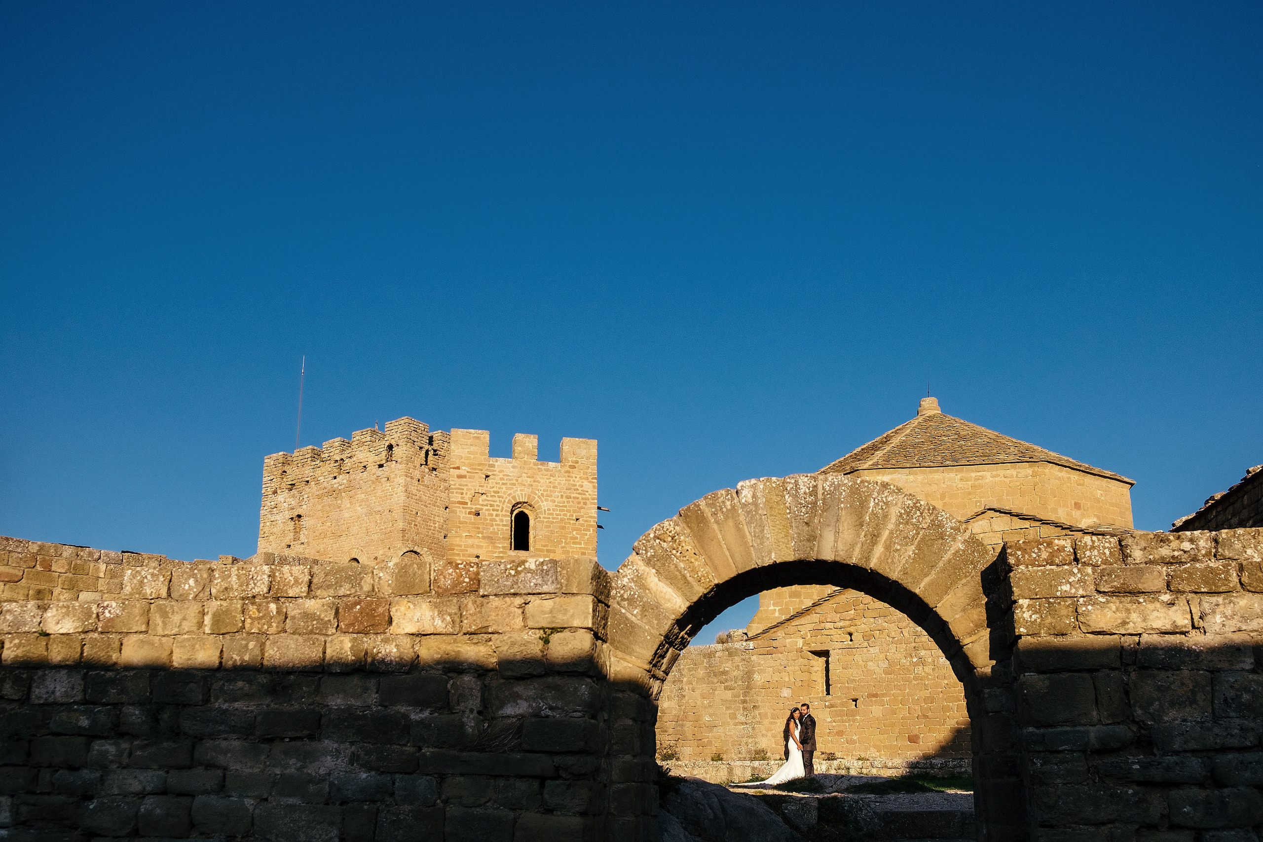 Postboda Castillo de Loarre - Patricia & Diego - Bodas Pirineo, Huesca. PIXLOVE - Fotógrafos de bodas Huesca Pirineos Zaragoza
