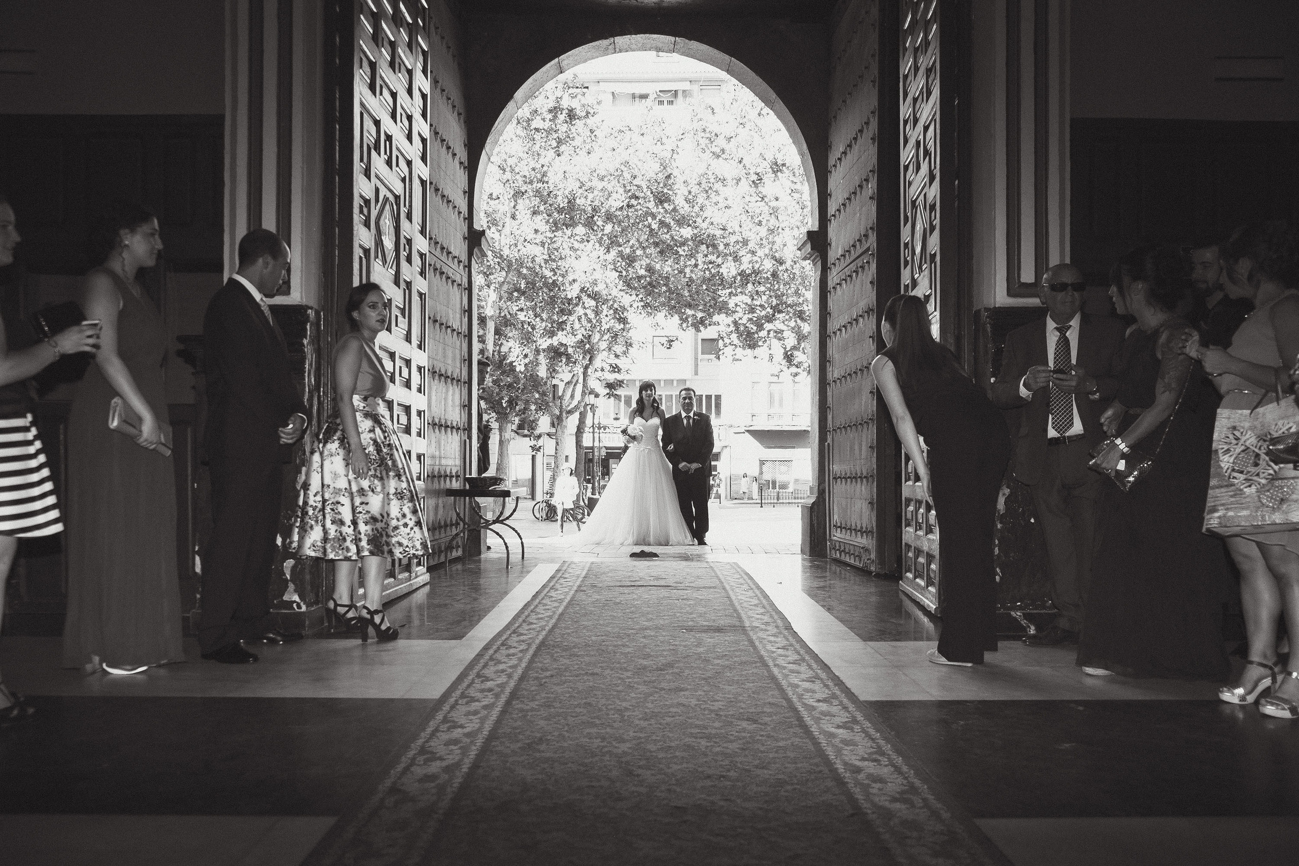 Boda Finca Sansui Zaragoza - Marta &J orge - Iglesia de Santa Isabel. PIXLOVE - Fotógrafos de bodas Huesca Pirineos Zaragoza