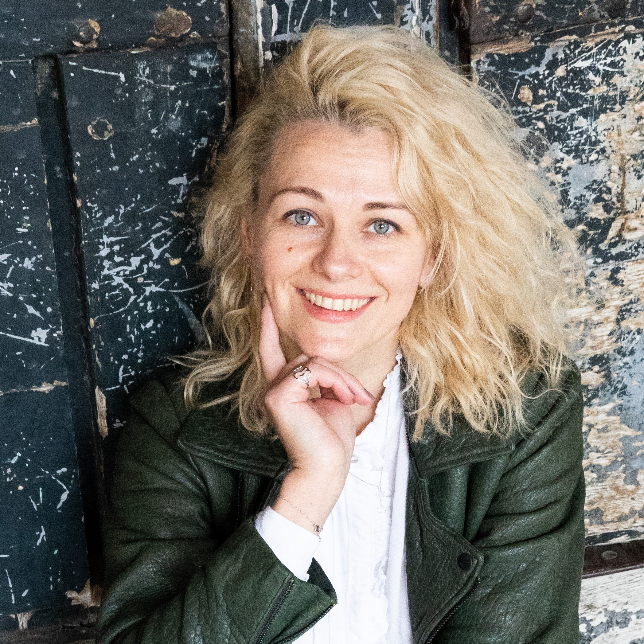 Goralska Paris. Elizaveta Razumova: Cinematic Photography for Love, Weddings, Portraits & Brands