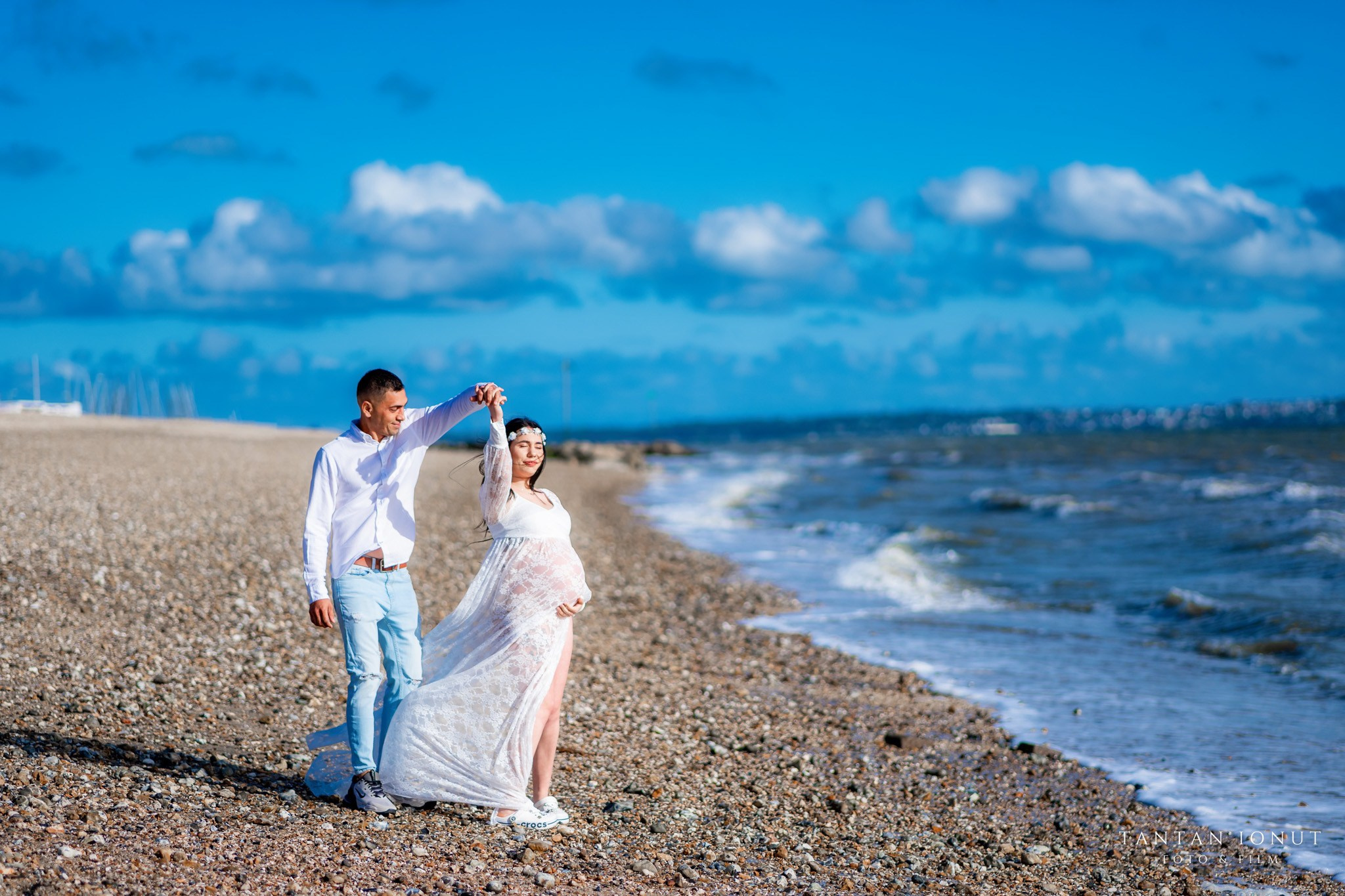Sedinta foto maternitate — emotie si feminitate inainte de nastere. TANTAN IONUT FOTO & FILM