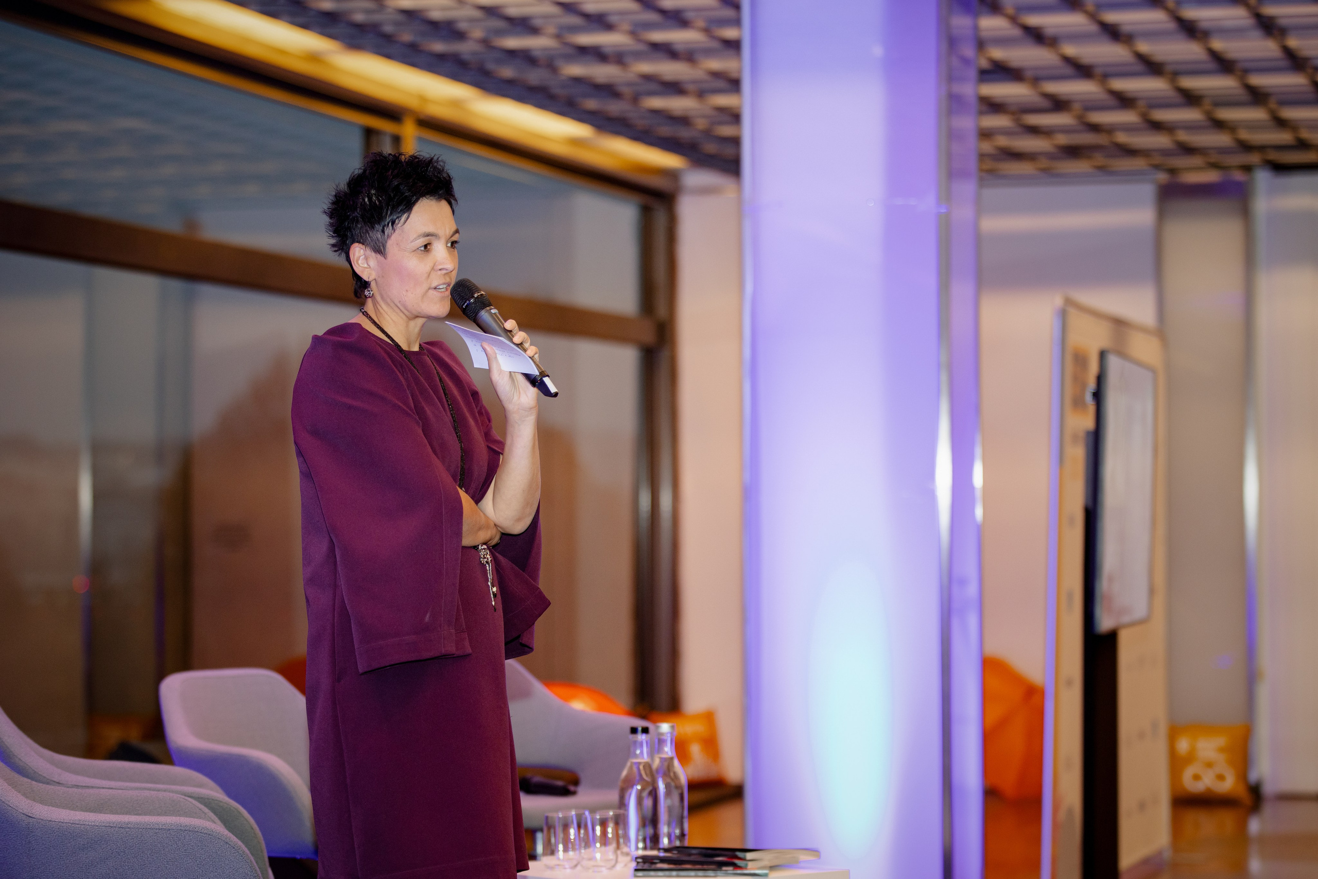 Eventová fotografie. Dana Lišková — Empatická fotografka | Introspektivní umělkyně | Neurodivergentní koučka| Zakladatelka Artepy.cz