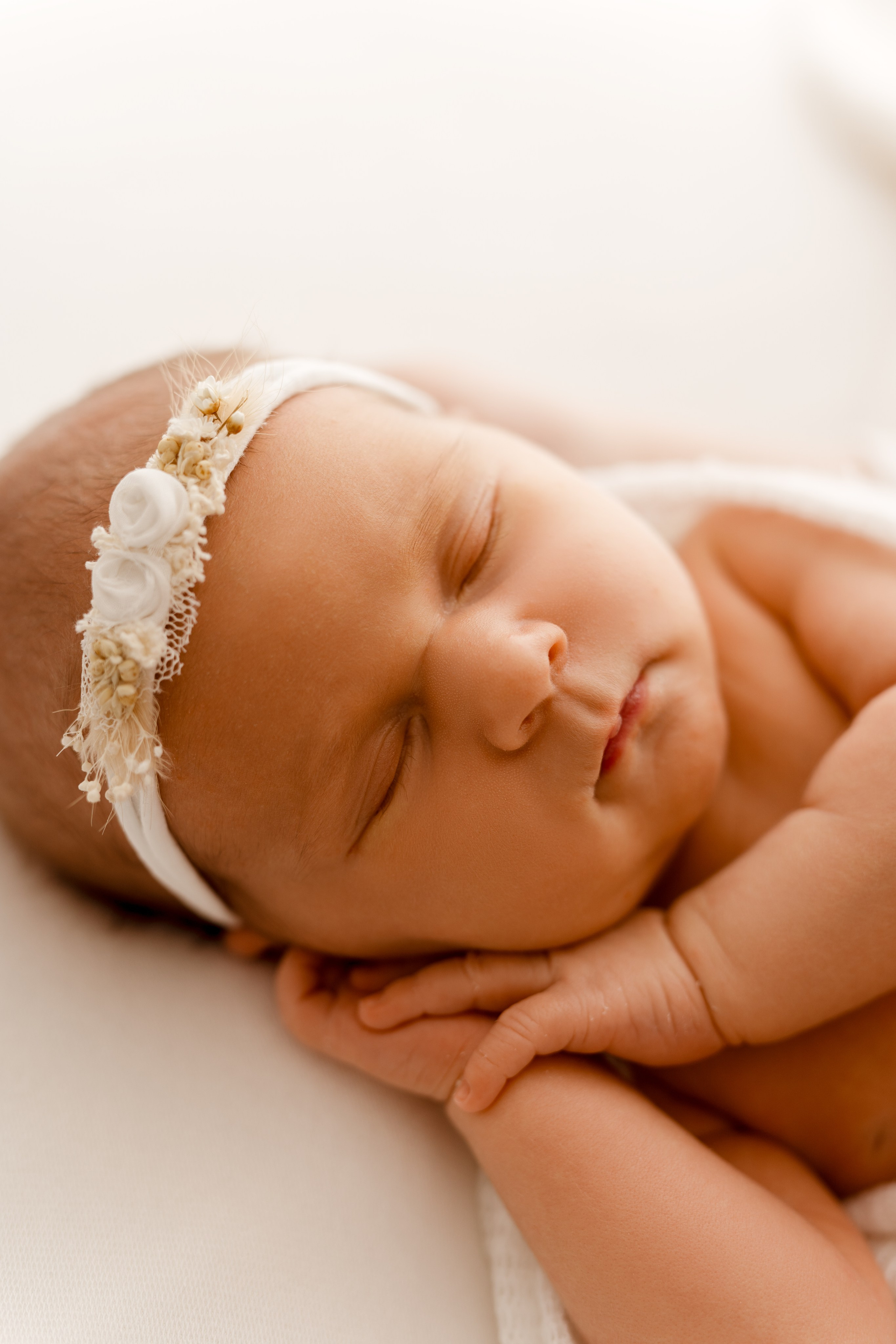 Pierwsza sesja Amelki. Fotograf Łódź - sesja ciążowa, noworodkowa, dziecięca. Studio w Łodzi