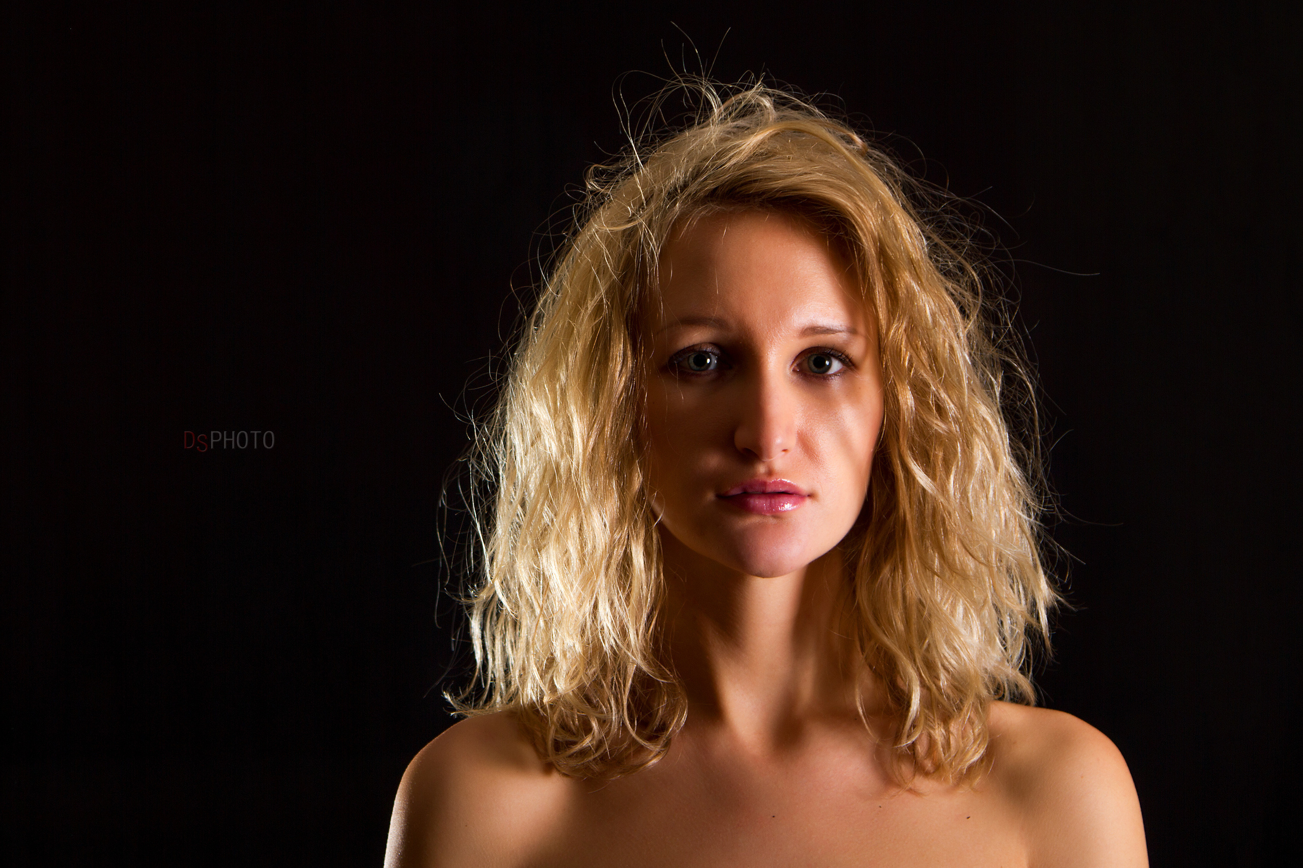 Фотосессия в студии, Афины. Студийная съёмка Афины. Фотограф Дмитрий Шевелёв, Афины.