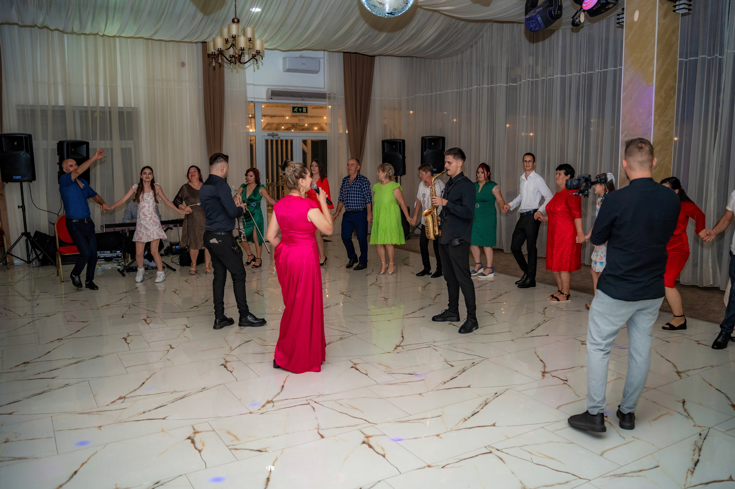 Fotografii de Nunta Artistice – Ionut Tantan Foto & Film. TANTAN IONUT FOTO & FILM