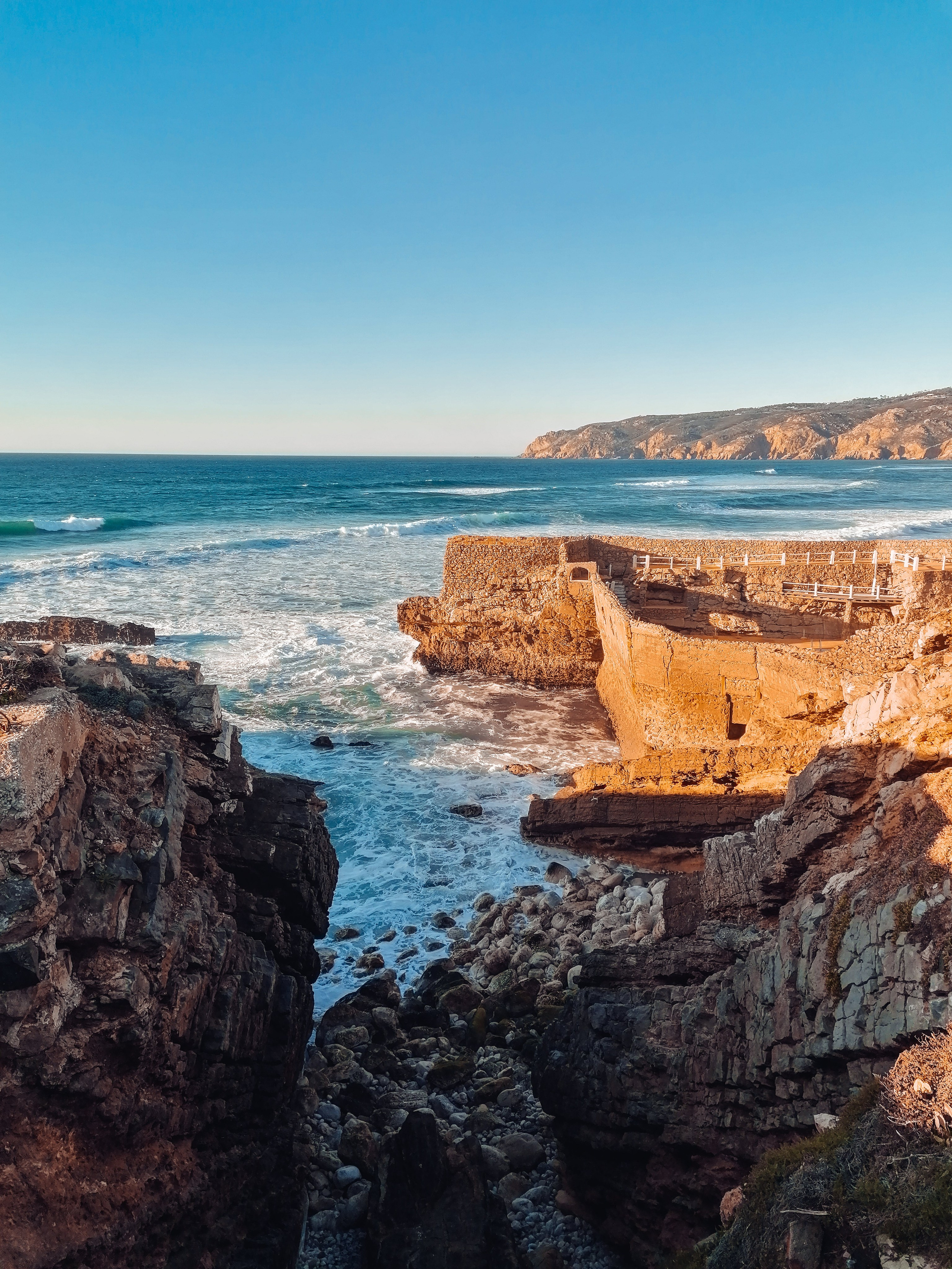 Jógový pobyt v Portugalsku 2024. Mateřství. Nevýchova. Život v souladu s přírodou. Jóga