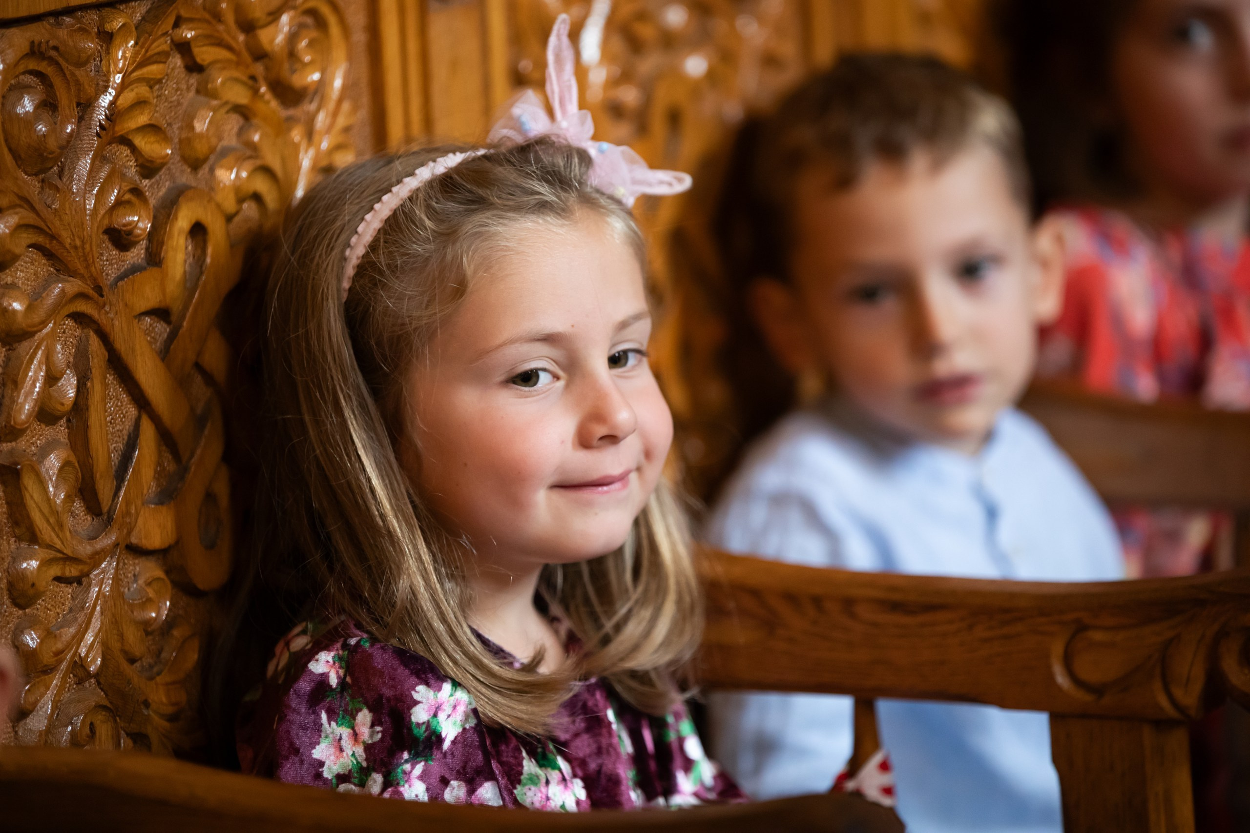 fotograf botez , fotografie botez Botoșani, fotograf Alin Chirilă, amintiri botez, fotografii botez, botez Miruna Parascheva, fotograf copii, fotografie botez în Botoșani-alt="botez , fotografie botez Alin Chirilă, amintiri botez, fotografii emoționante botez Botoșani"-- fotografii-botez-bebelus- amintiri-botez-micuț- moment-sfânt-crestinare- fotografie-emotionanta-botez- detalii-botez-bebelusi- parinti-fericiti-la-botez- fotograf-botez-profesionist- botez-in-biserica-ortodoxa- micuț-botezat-cu-emoție- zâmbete-și-lacrimi-la-botez- bebeluș-la-cristelniță- decor-botez-colorat- botez-cu-dragoste-și-credință- emotie-pura-la-botez- fotograf-botez-botosani- botez-iasi-suceava-fotograf- amintiri-nepretuite-botez-- Preotul ținându-l pe micuțul Mathias Gabriel la botez, în biserica Înălțarea Domnului, Copălău - Detalii de la botezul lui Mathias – lumânare, trusou și icoană - Familia lui Mathias Gabriel alături de micuț, în ziua botezului - Portret emoționant cu mama și bebelușul în brațe, în biserică,fotograf profesionist evenimente Botoșani, Iași, Suceava, Fălticeni, Bacău, Pașcani, Roman - AlinoFotoStudio by Alin Chirilă - servicii foto nuntă, botez, cununie, ședințe foto creative, albume personalizate, fotografii emoționante și calitative pentru cele mai importante momente din viață,fotograf nuntă Botoșani Alin Chirilă, ședință foto botez Iași - AlinoFotoStudio, servicii fotograf profesionist evenimente Suceava, fotograf cununie civilă Fălticeni - Alin Chirilă, album foto nuntă personalizat Bacău.“Bebeluș botezat în biserică, ținut în brațe de nași” • “Detaliu cu lumânarea de botez decorată cu flori albe” • “Părinți emoționați alături de copilul lor la ceremonia de botez” • “Masa festivă de botez cu decor tematic și tort personalizat” • “Momentul în care preotul toarnă apă sfințită pe fruntea bebelușului” “Bebeluș în rochie albă de botez, zâmbind în brațele mamei” • “Detaliu cu cruciulița de botez așezată pe o pernă de satin” • “Părinți și nași aprinzând lumânările în timpul ceremoniei de botez” • “Tort de botez decorat cu figurine tematice și numele copilului” • “Copil botezat dormind liniștit în pătuțul decorat festiv” • “Momentul în care preotul binecuvântează copilul în fața altarului” • “Invitați adunându-se în jurul mesei festive la petrecerea de botez” • “Bebeluș ținând în mână o jucărie personalizată primită la botez” • “Familie fericită pozând împreună după ceremonia de botez” • “Decor tematic cu baloane și flori la locația petrecerii de botez” fotograf Botoșani fotograf evenimente fotograf botez Alin Chirila fotograf alinofotostudio.fotograf botez Amelis Maria, fotografie botez Botoșani, fotograf Alin Chirilă, amintiri botez, fotografii botez, botez Amelis Maria, fotograf copii, fotografie botez în Botoșani,