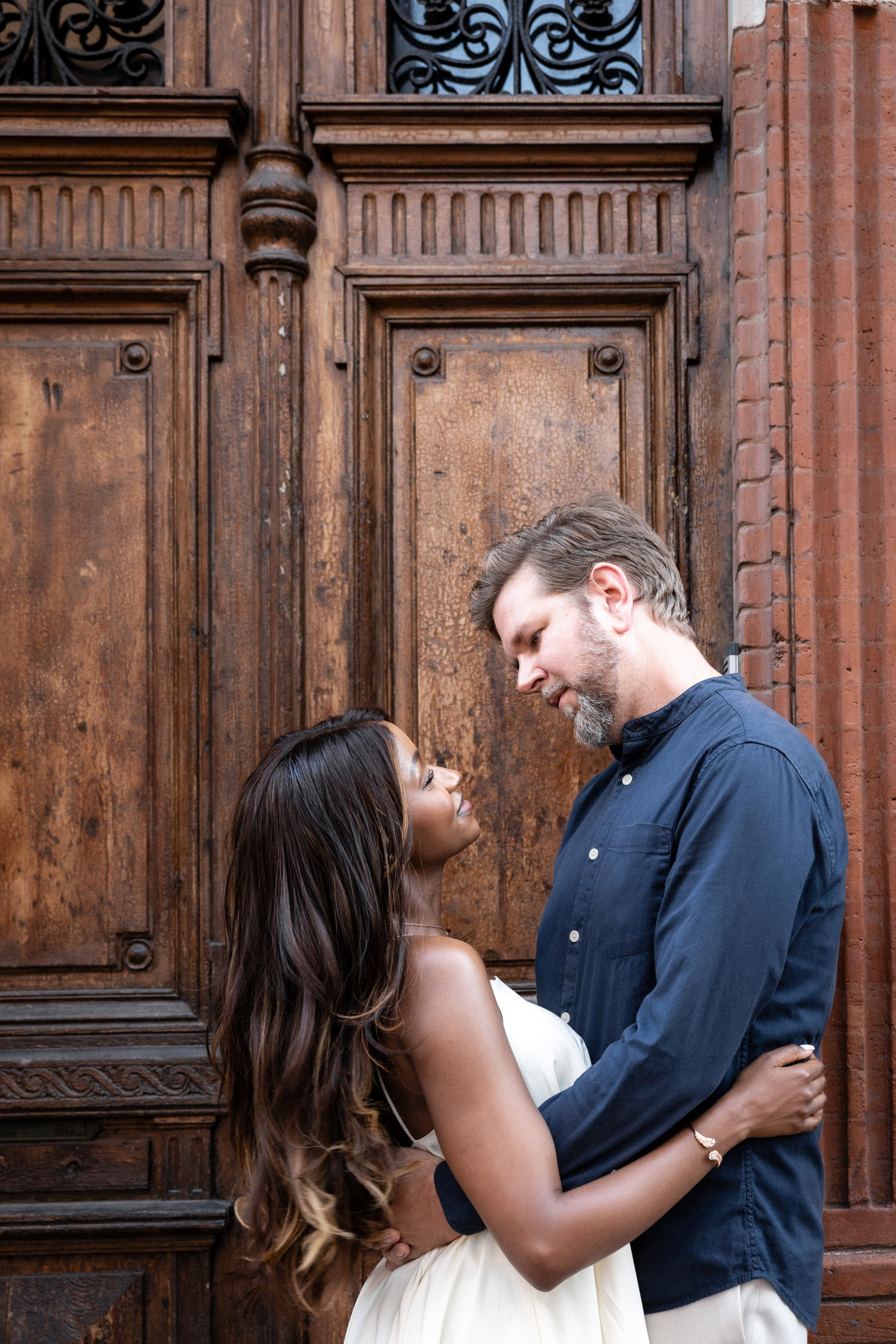Engagement loves tory photoshoot in Toulouse. Anah & Andrew. Eugenie Smirnova — wedding, corporate and lifestyle photographer in Toulouse and Southwest France