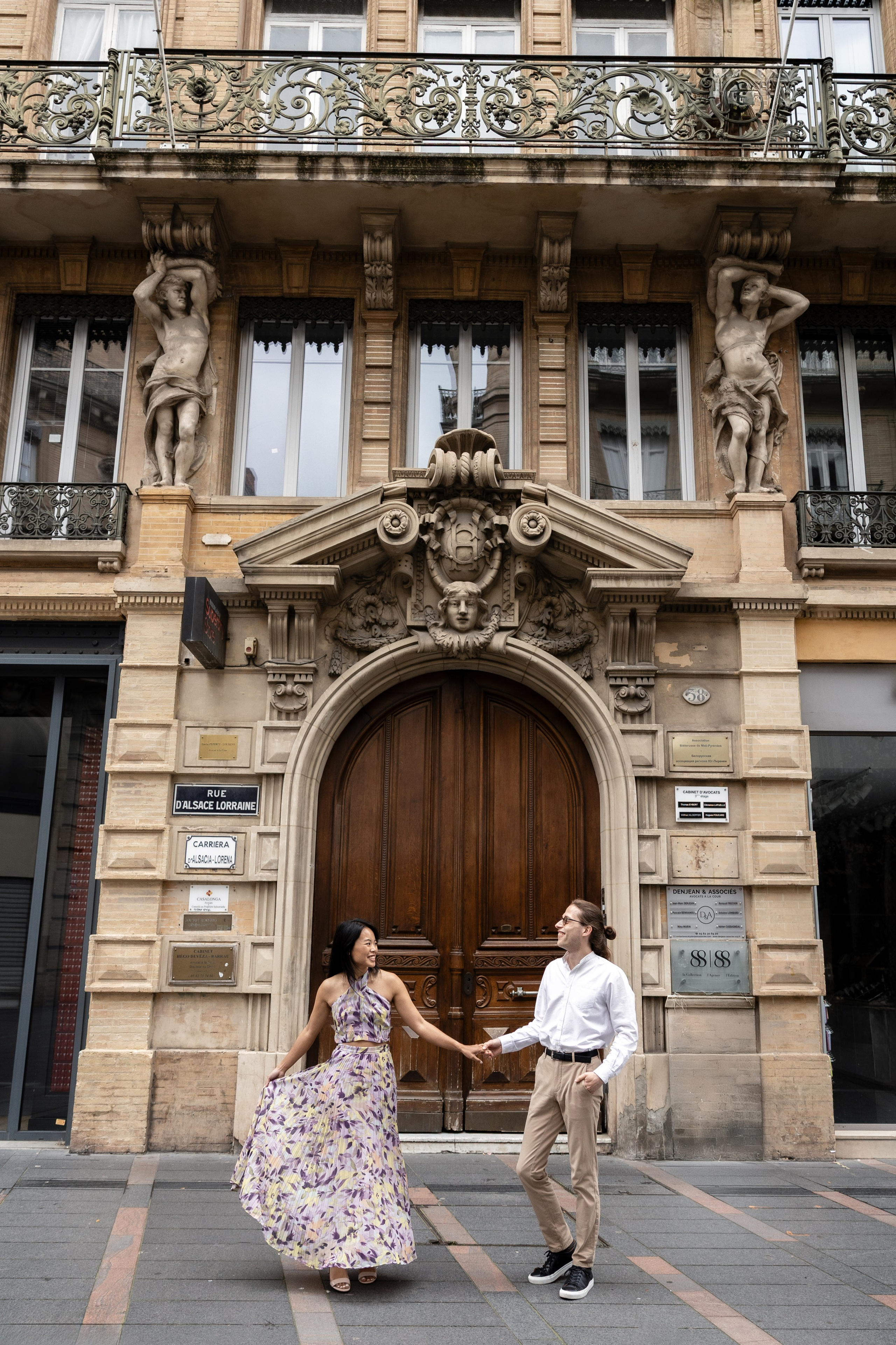 Séance photo de fiançailles à Toulouse. Eugénie Smirnova — Photographe à Toulouse et dans le Sud-Ouest