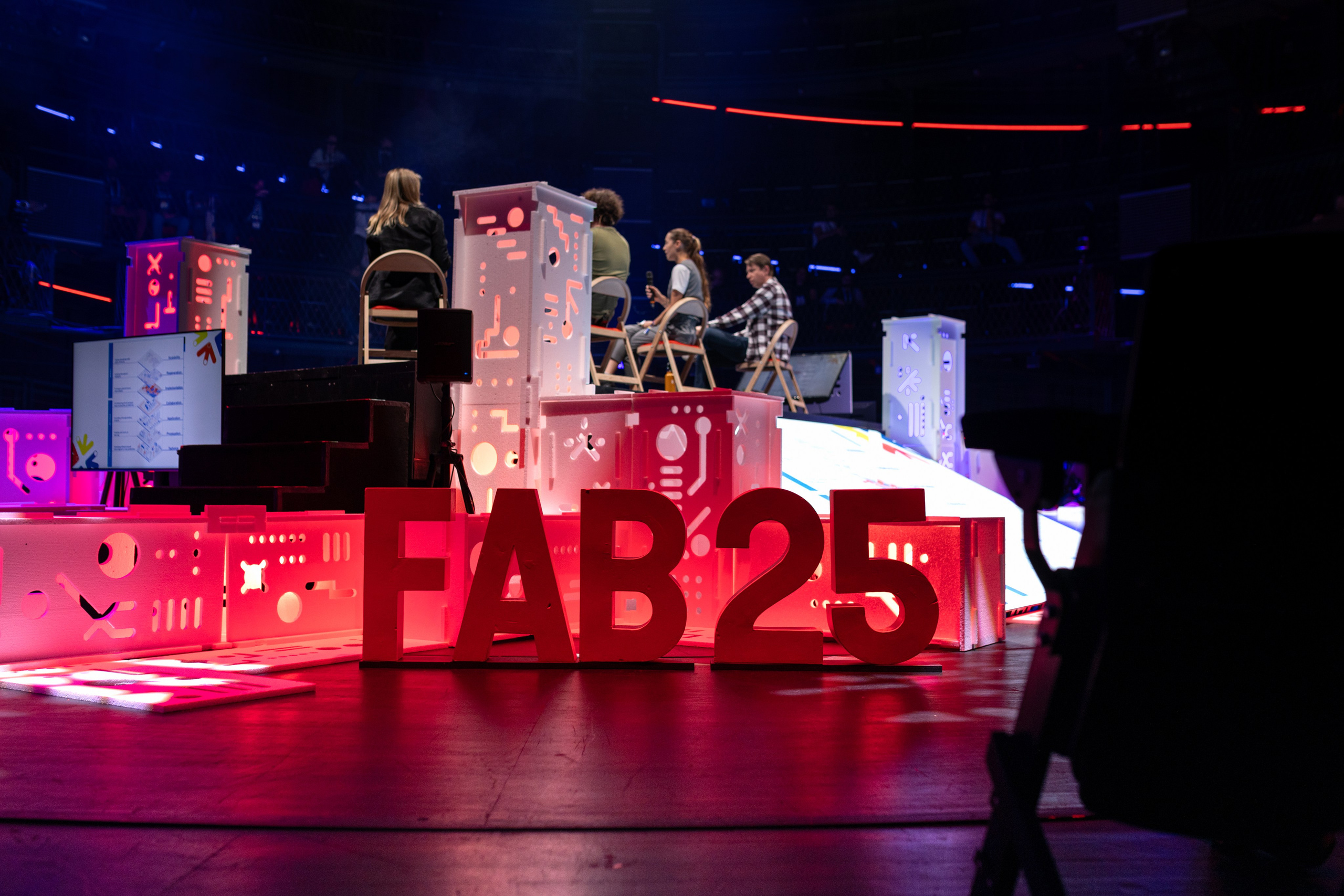 Eventová fotografie. Dana Lišková — Empatická fotografka | Introspektivní umělkyně | Neurodivergentní koučka| Zakladatelka Artepy.cz