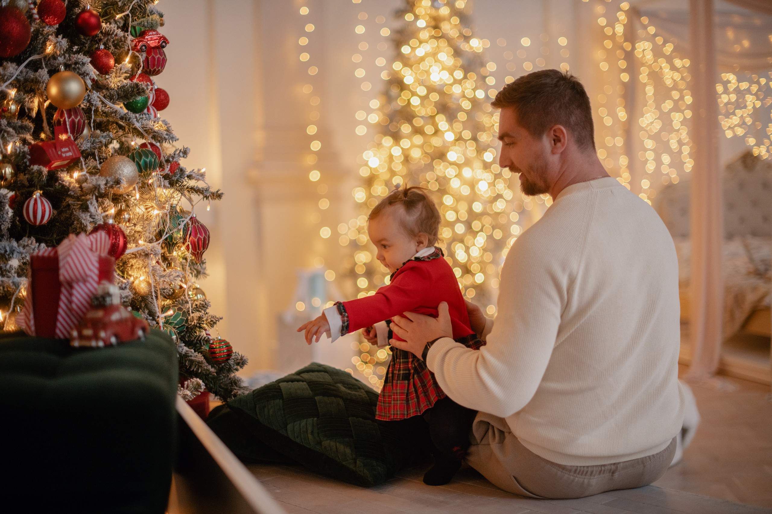 Семейная новогодняя фотосессия в студии-замке в Бероуне. Профессиональный фотограф в Праге Анастасия Харитонова