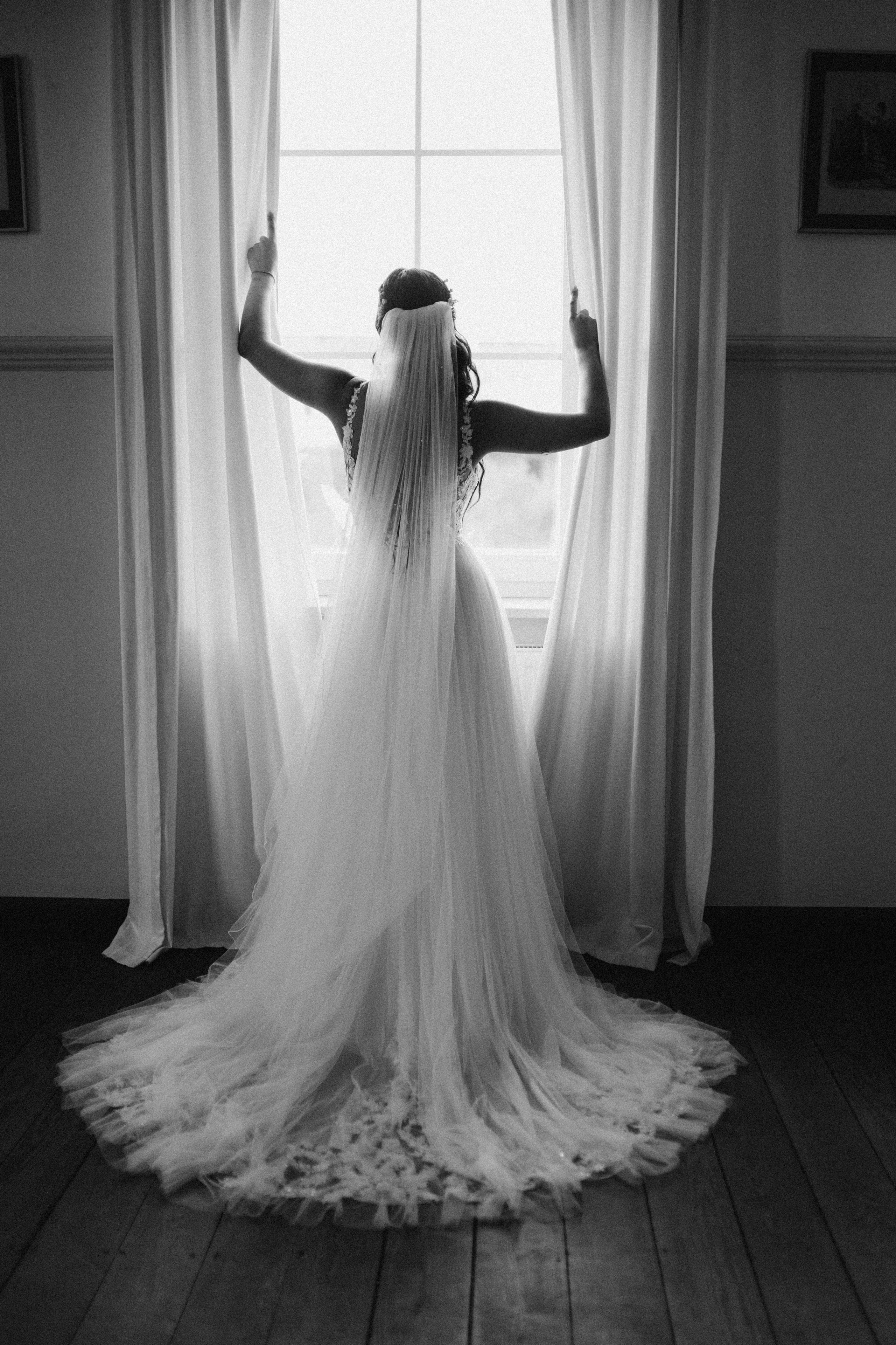 Tamara in ihrem eleganten Hochzeitskleid – ein unvergesslicher Moment während der Hochzeit