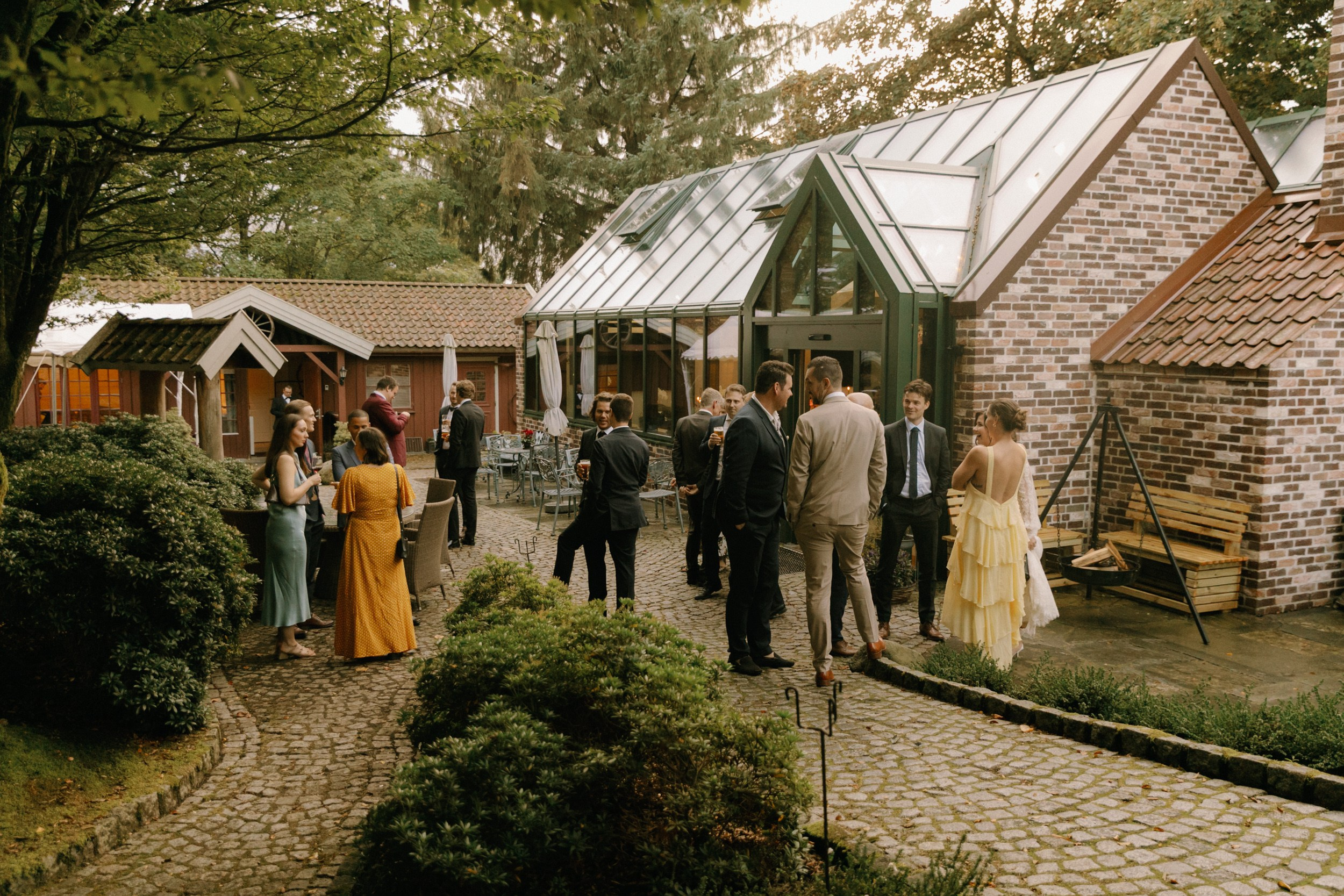 Warm family & Wedding stories