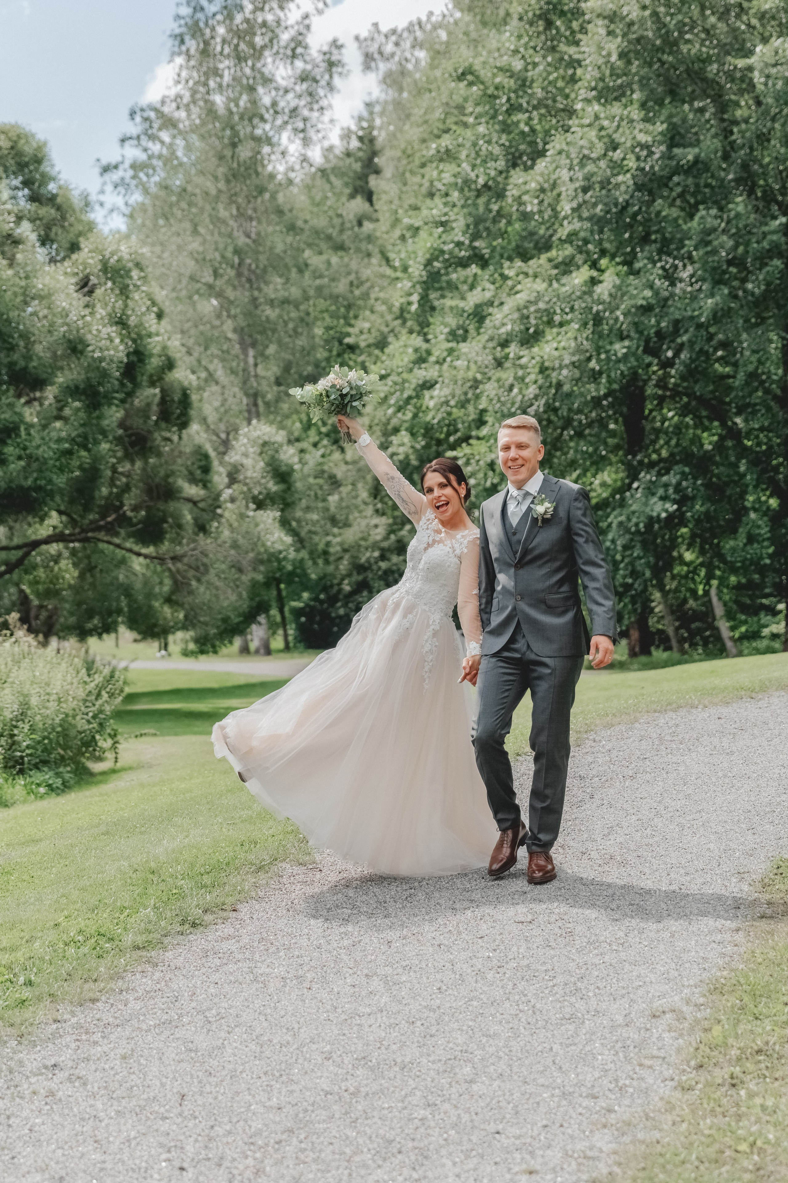 Hääkuvaus. Valokuvausta Helsingissä, Uudella Maalla ja muualla Suomessa. Olen valokuvaaja, joka kuvaa hääkuvia ja tapahtumia