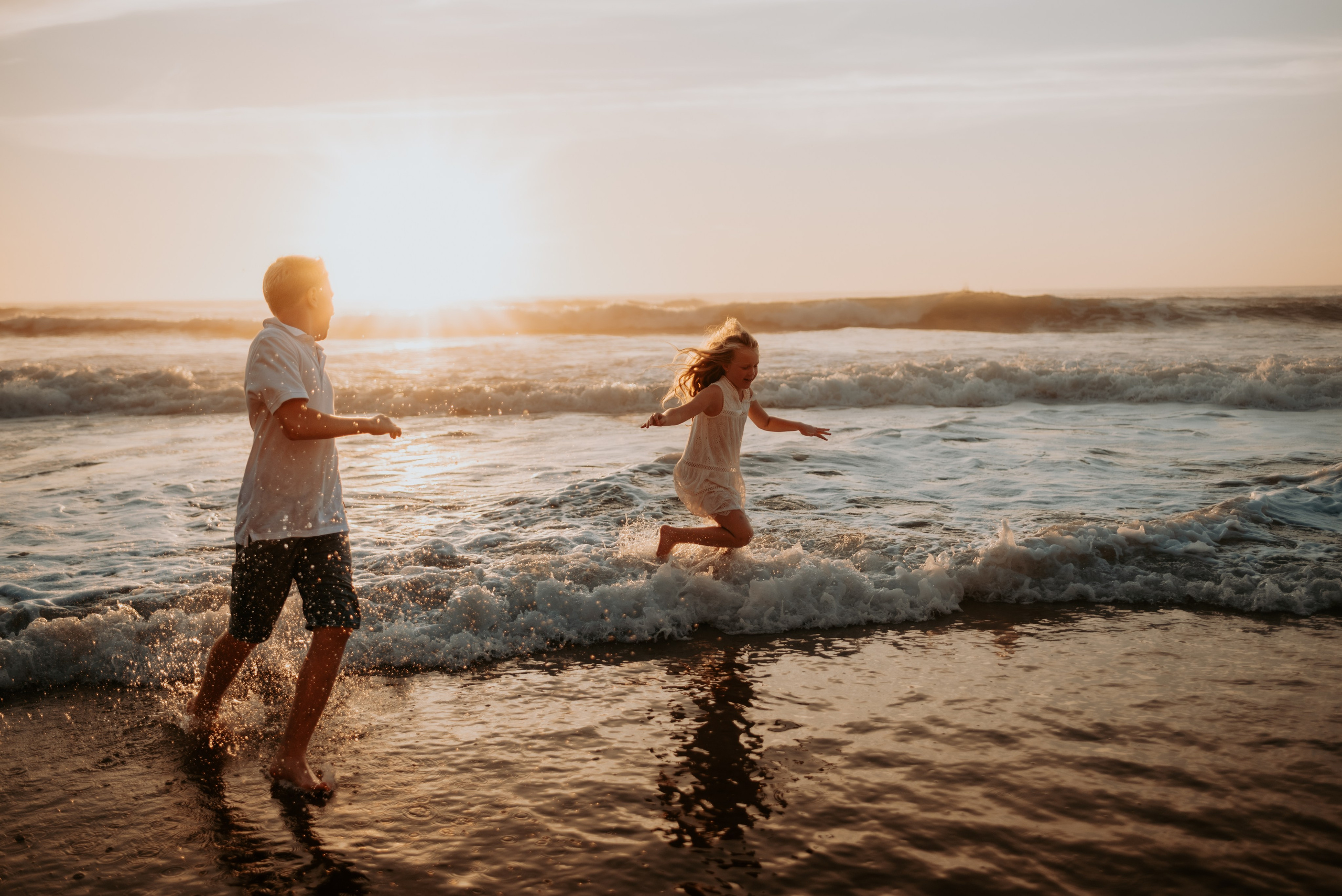 Lifestyle, wedding and family photographer