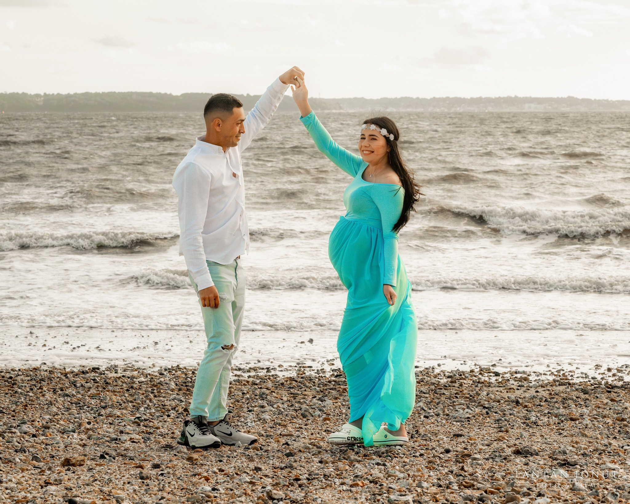 Sedinta foto maternitate — emotie si feminitate inainte de nastere. TANTAN IONUT FOTO & FILM