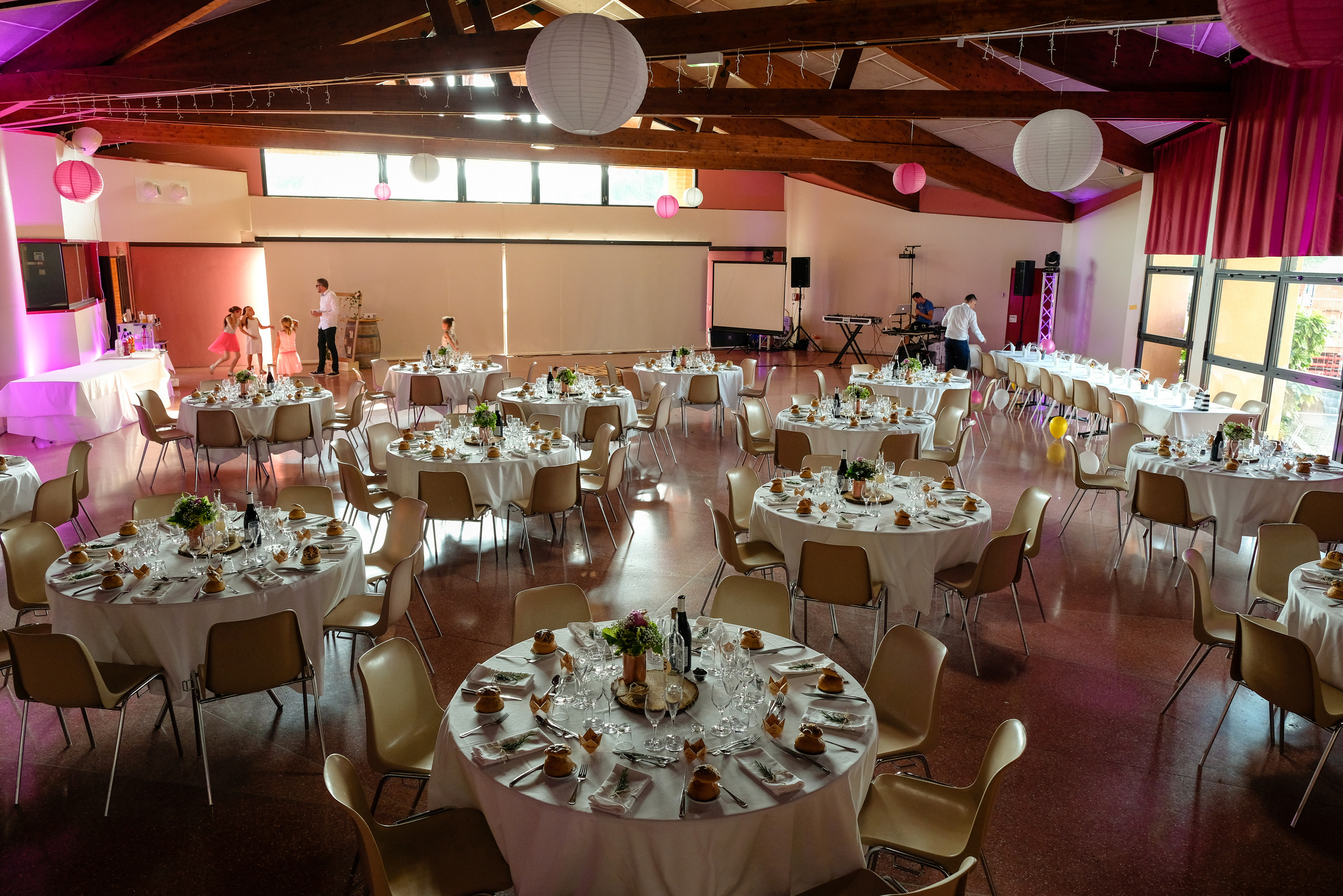 Élégance et Sérénité: Comment Survivre au Jour J Sous un Soleil Éclata. Photographe de mariage à Toulouse