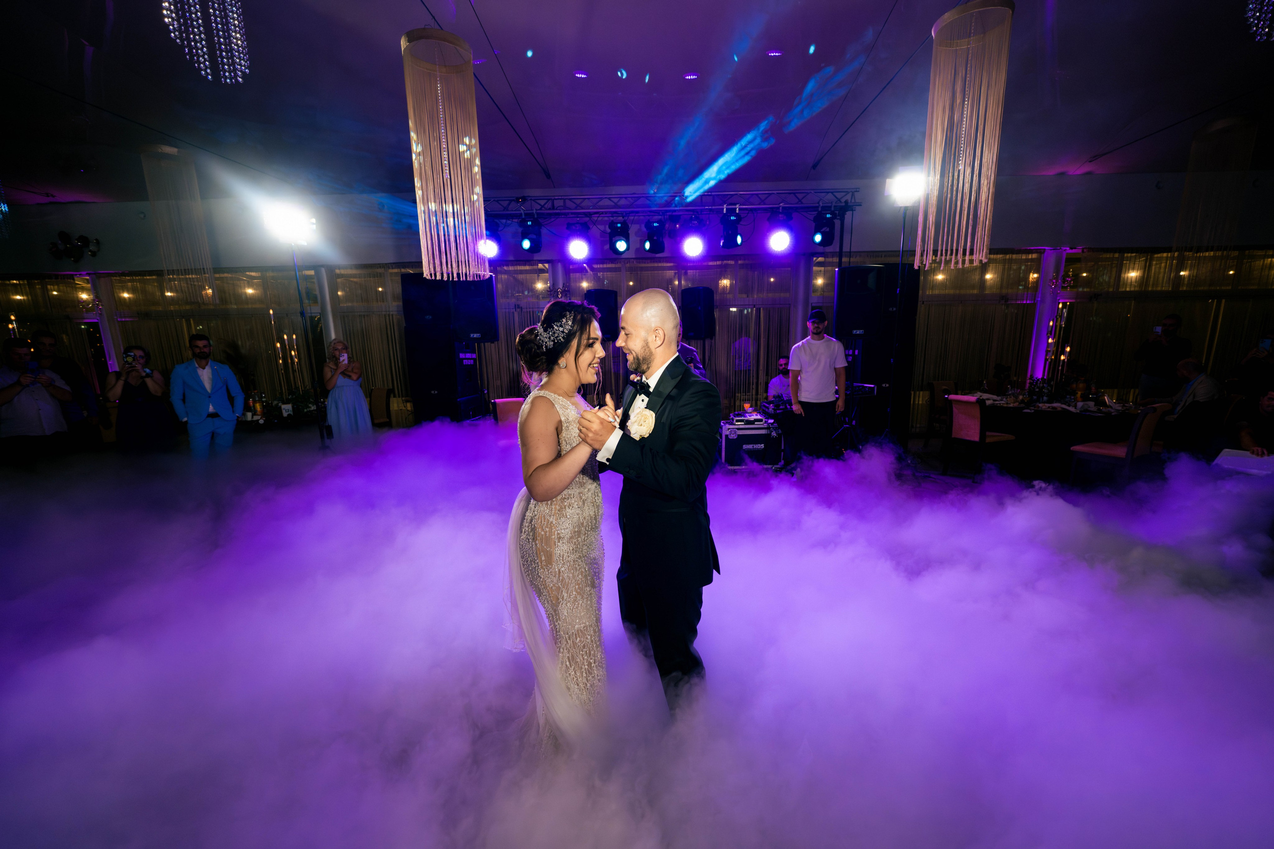 Crina & Cătălin. Acasă