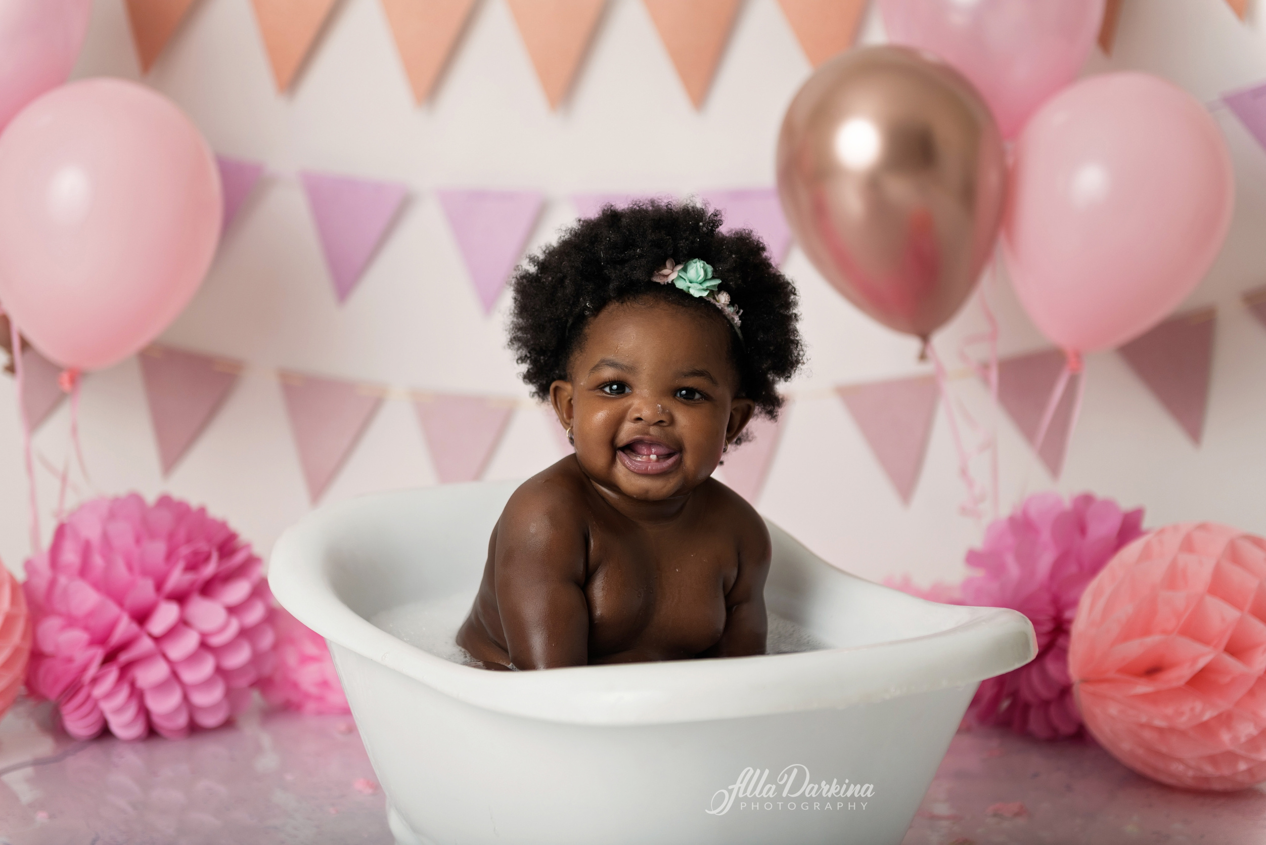 Cake smash session price guide. Newborn and family photographer. Hills District. Sydney