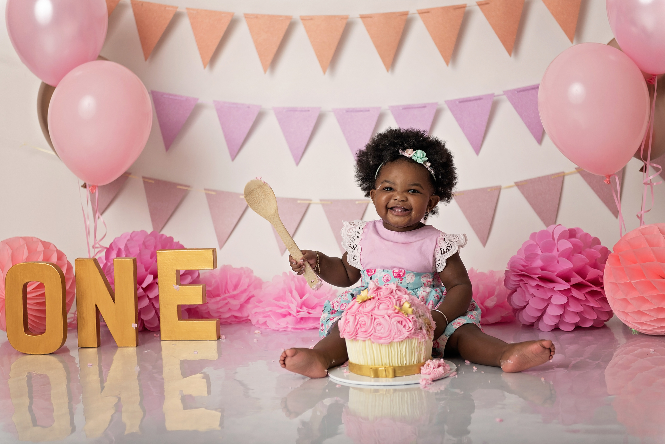Cake smash session price guide. Newborn and family photographer. Hills District. Sydney