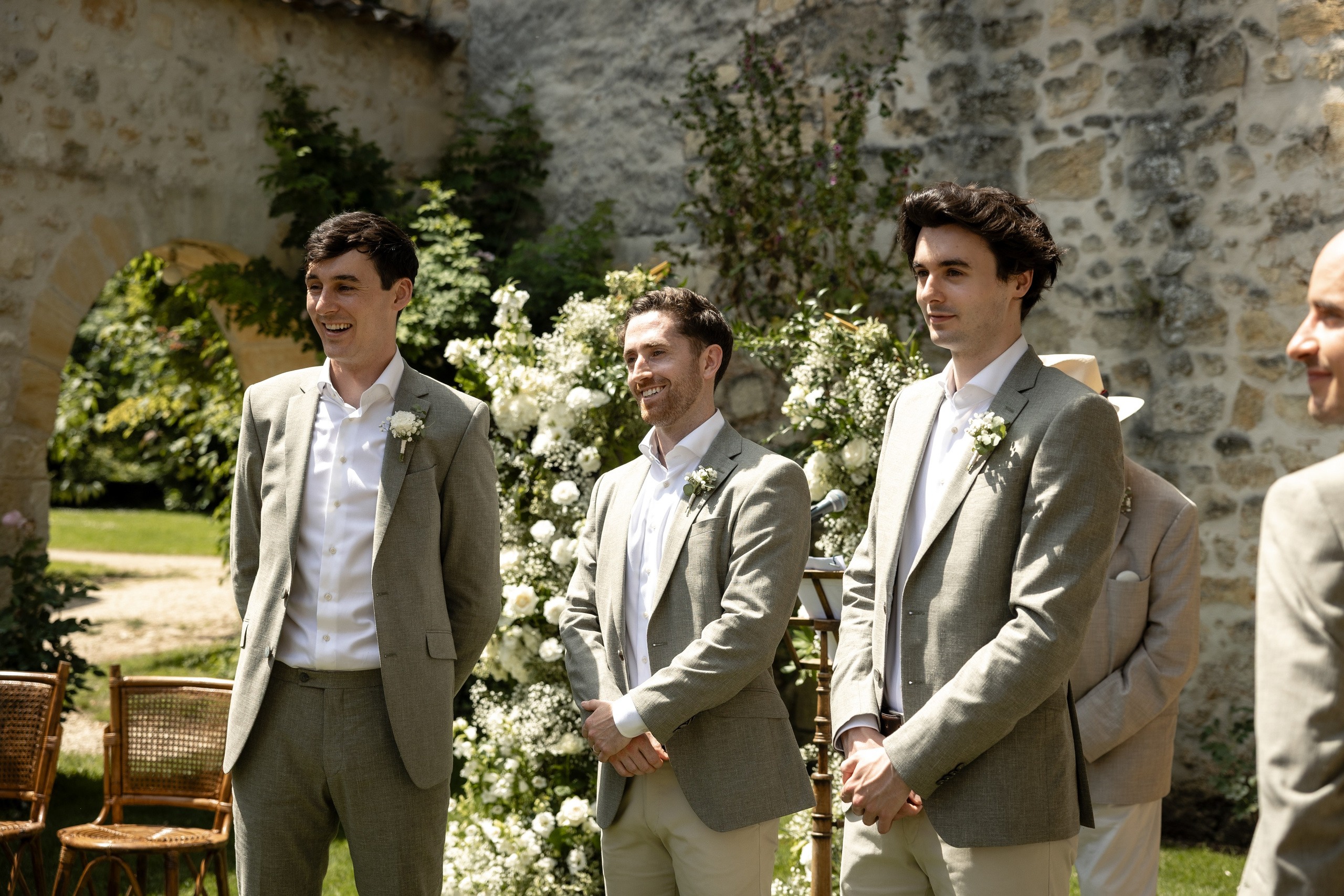 Sarah & Sean — a fairytale wedding at Château Sentout. Eugenie Smirnova — wedding, corporate and lifestyle photographer in Toulouse and Southwest France