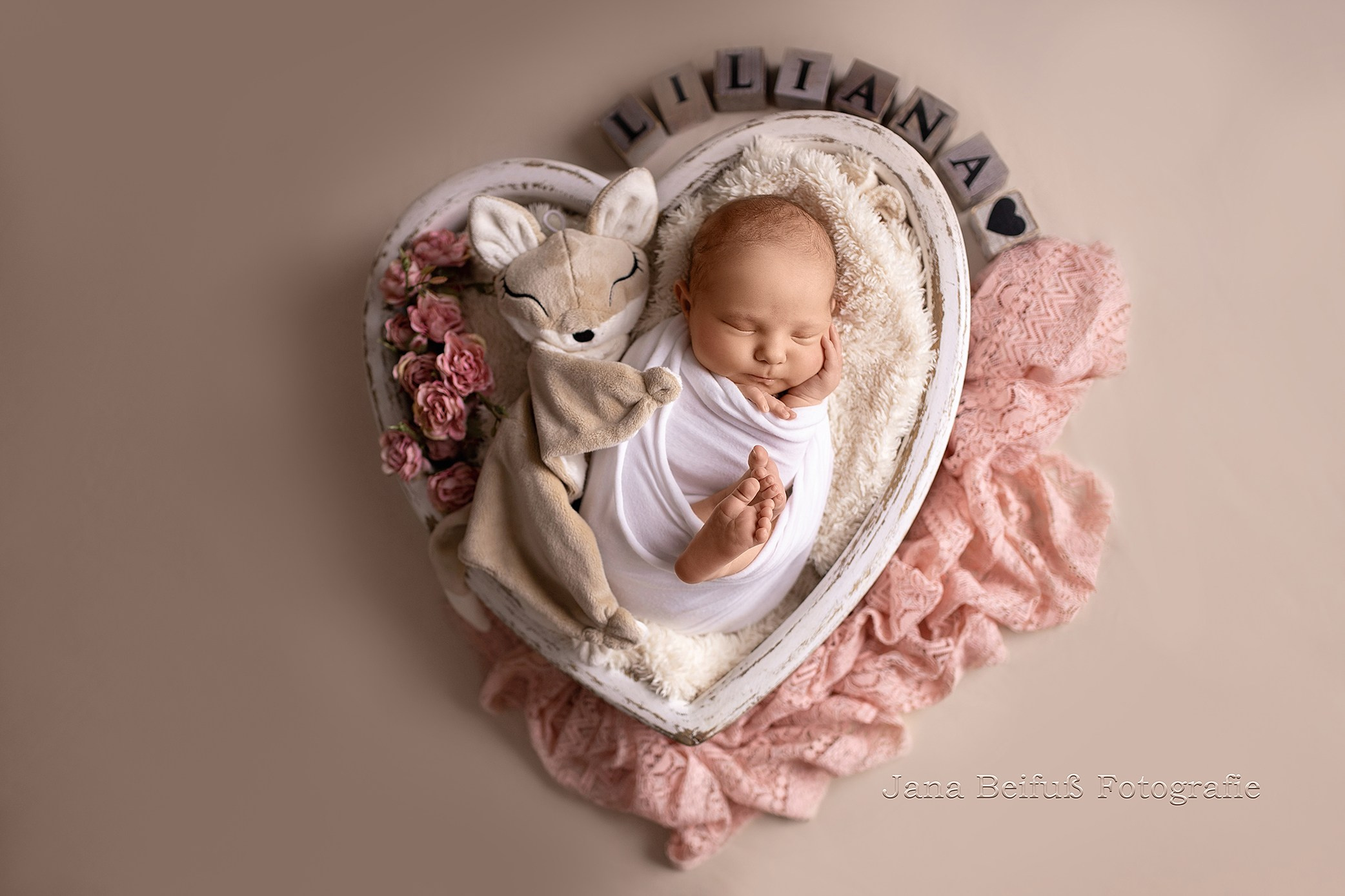 Informationen zum Neugeborenenfotoshooting. Jana Beifuß, professionelle Neugeborenenfotografin in Weißenhorn, Ulm, Neu-Ulm, Illertissen, Pfaffenhofen a. d. Roth