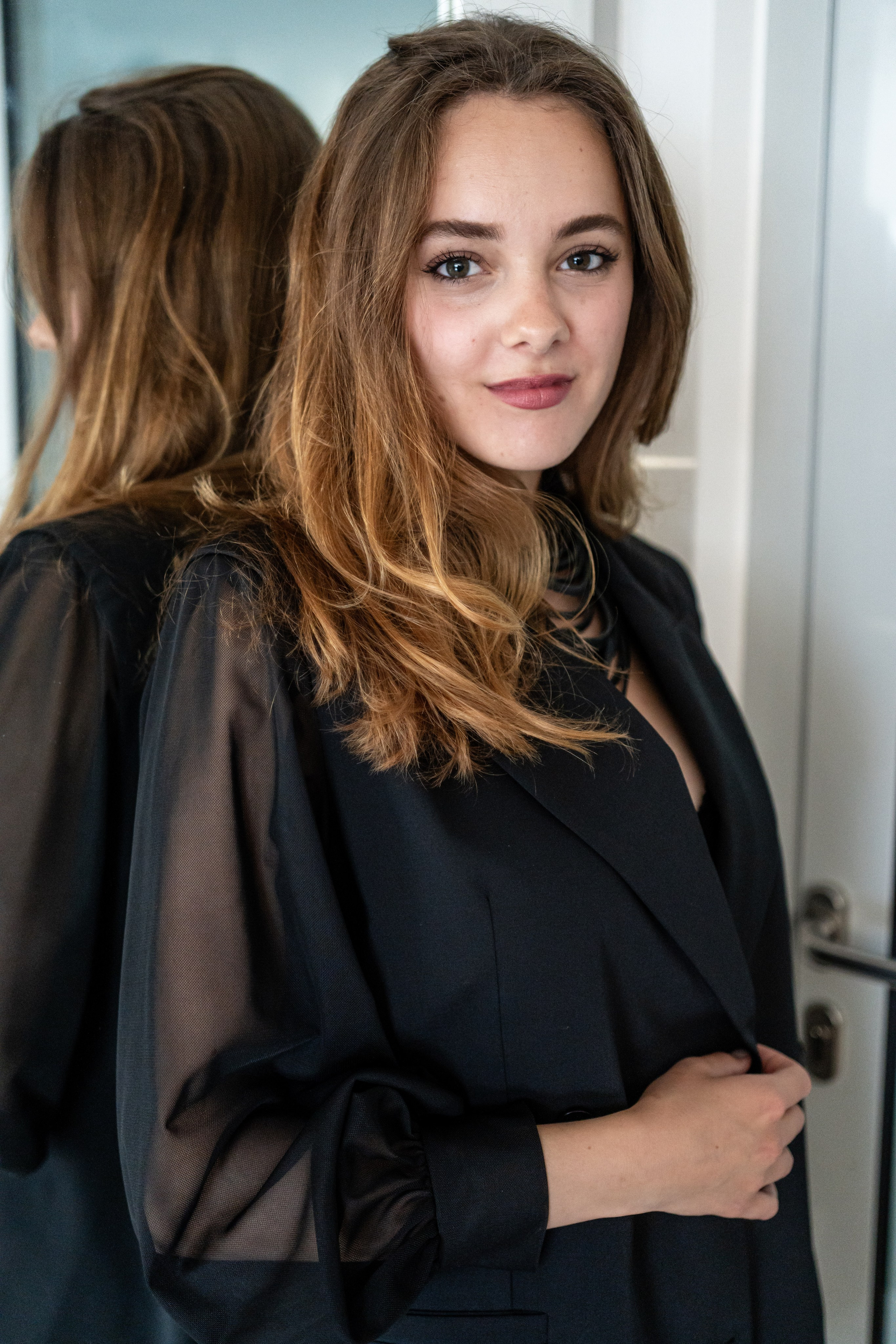 LOLA & OBLIQUE. Portrait photographer in Germany and all over Europe Mischa Blank