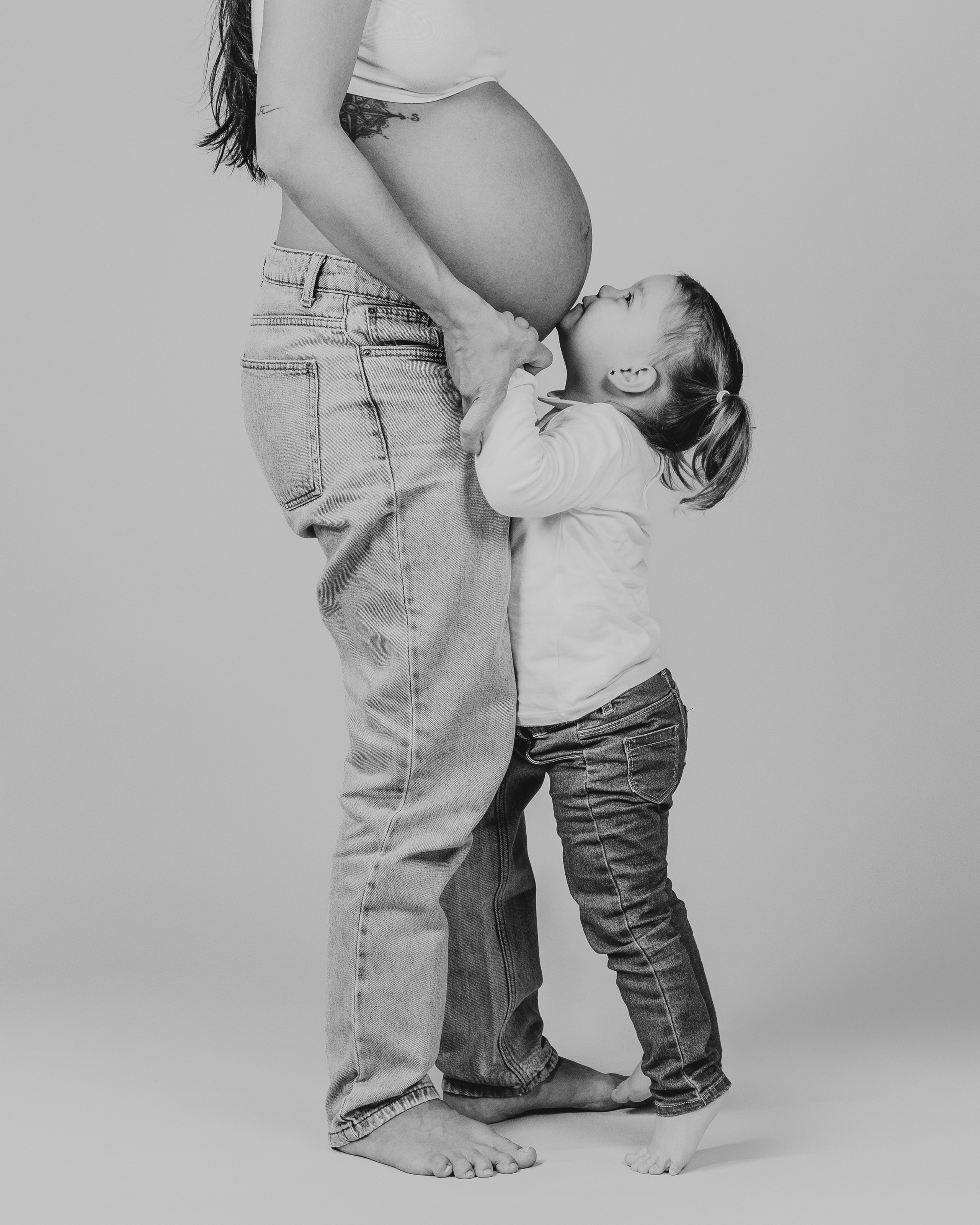 «Los recuerdos más valiosos merecen ser capturados con amor y calidad. En Rainbox Estudio en Torrejón de Ardoz inmortalizamos los momentos más especiales de tu vida con una experiencia cálida, profesional y cercana.»