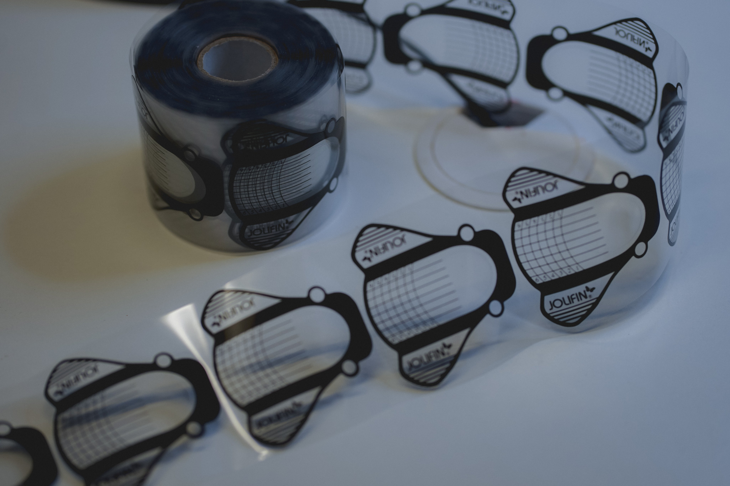 Professionelle Nagelmodellierungs-Schulungen in Stuttgart Gel-Lack-System & Maniküre-Kurse | Beauty Academy Stuttgart Kombi-Maniküre & Pedik. Beauty Studio Perfekto