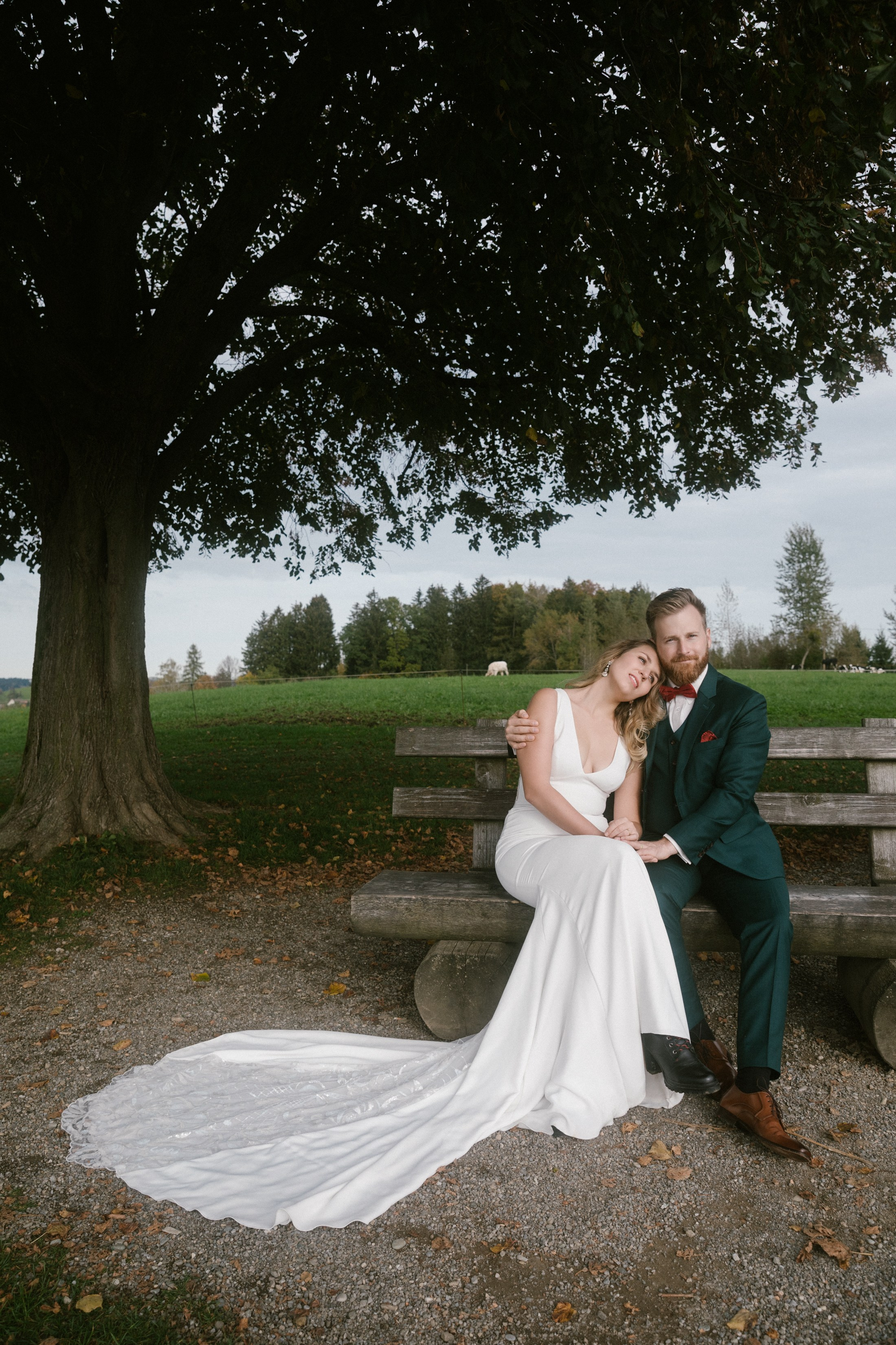 Hochzeitsbilder von Braut und Bräutigam an der Weißensberger Kapelle